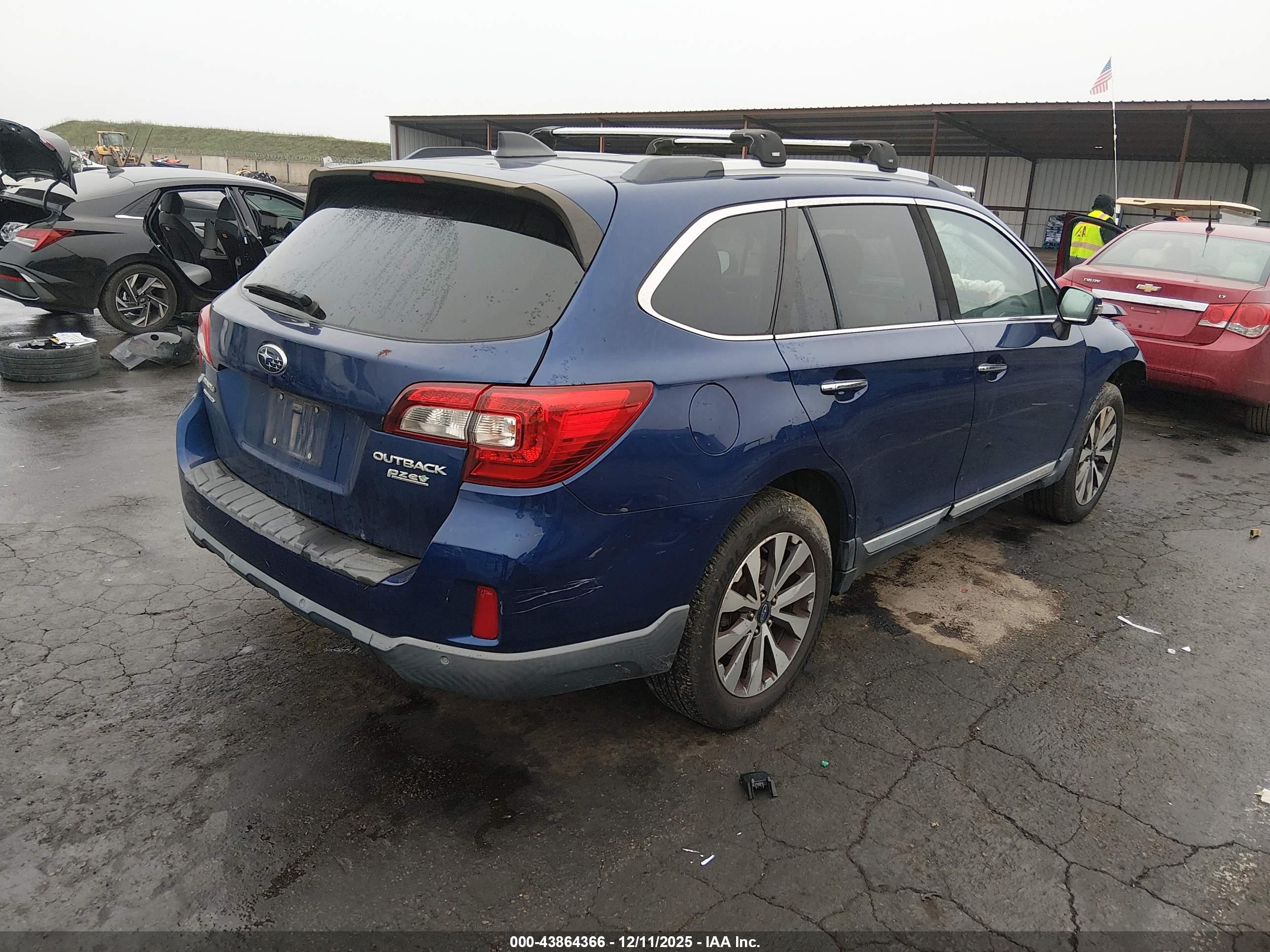 SUBARU OUTBACK image 4