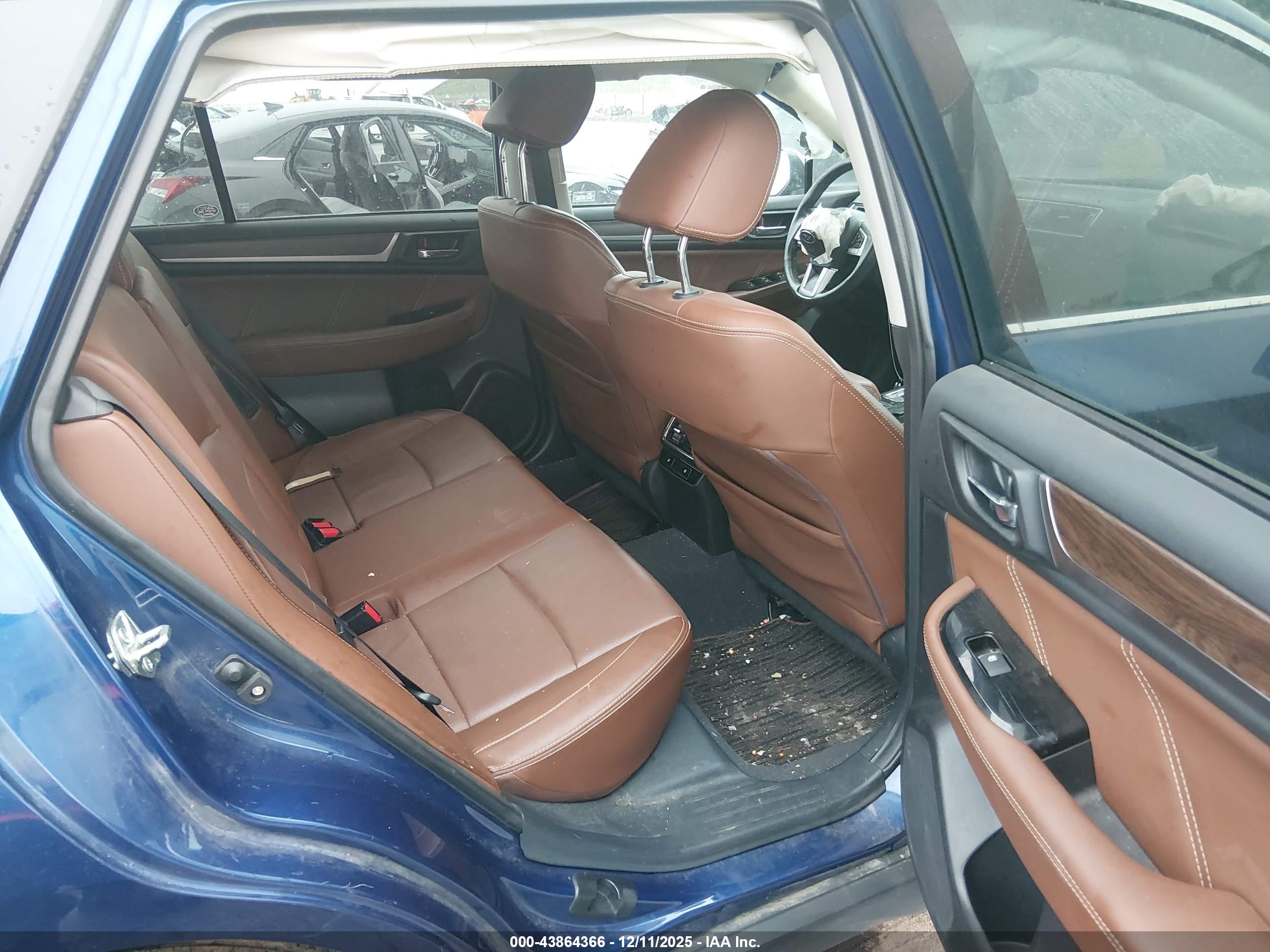 SUBARU OUTBACK image 8