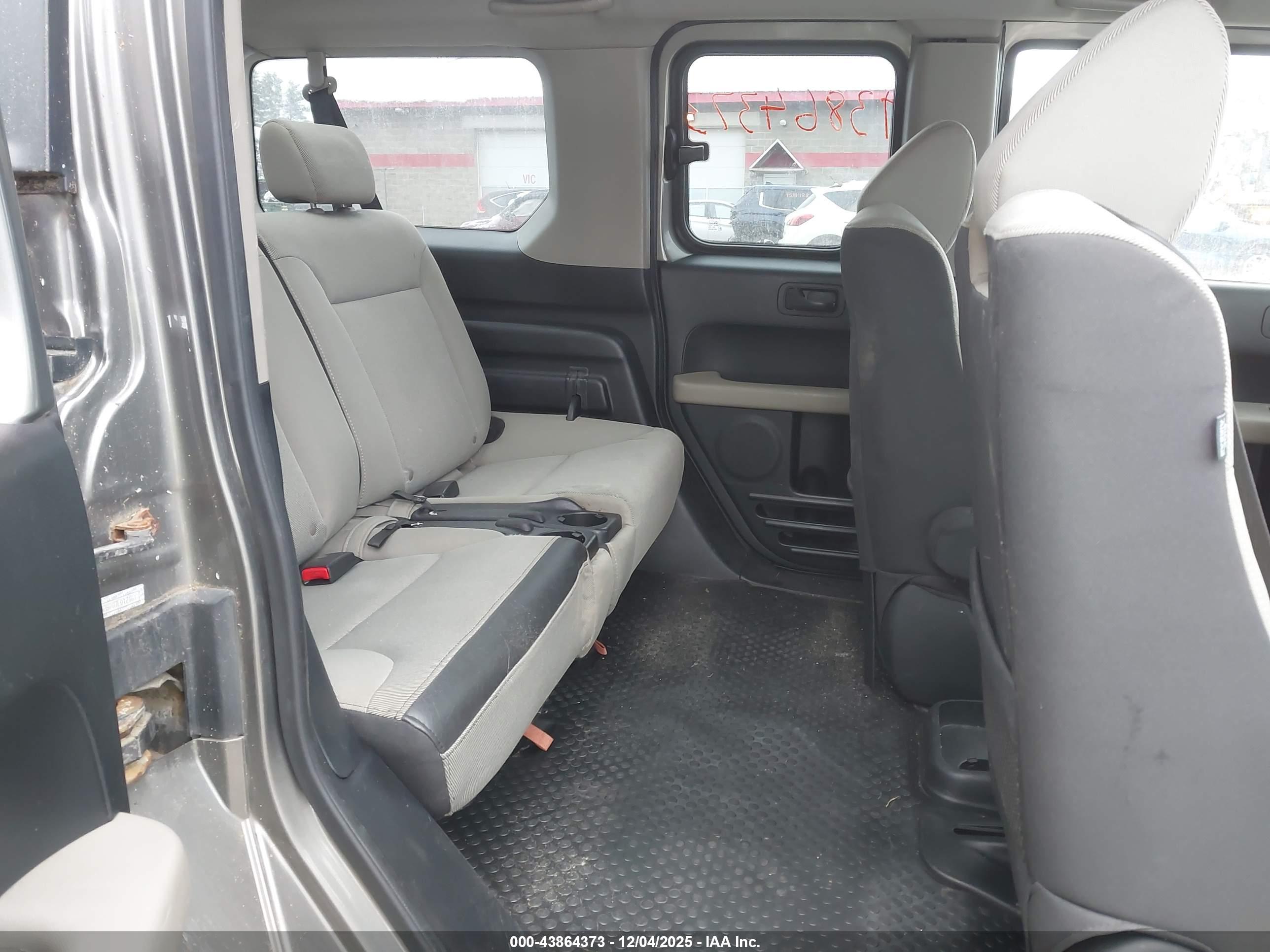 HONDA ELEMENT image 8