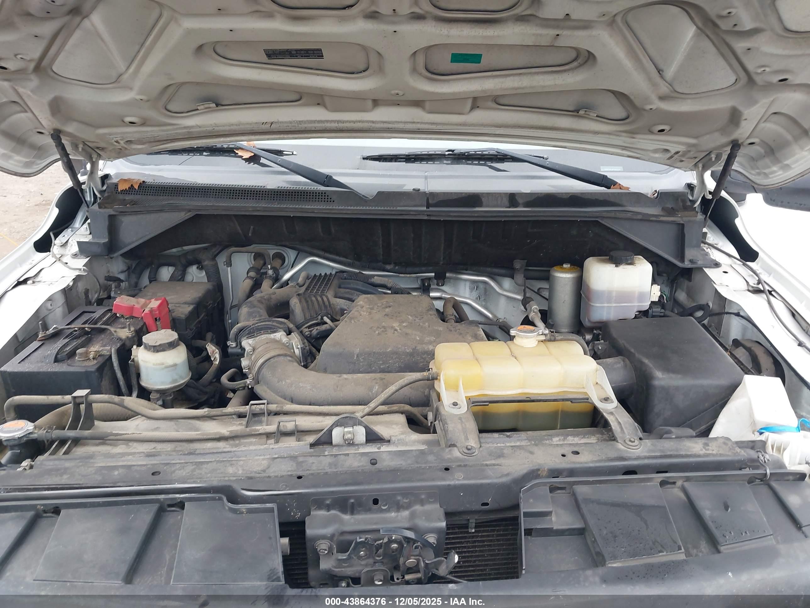 NISSAN NV image 10
