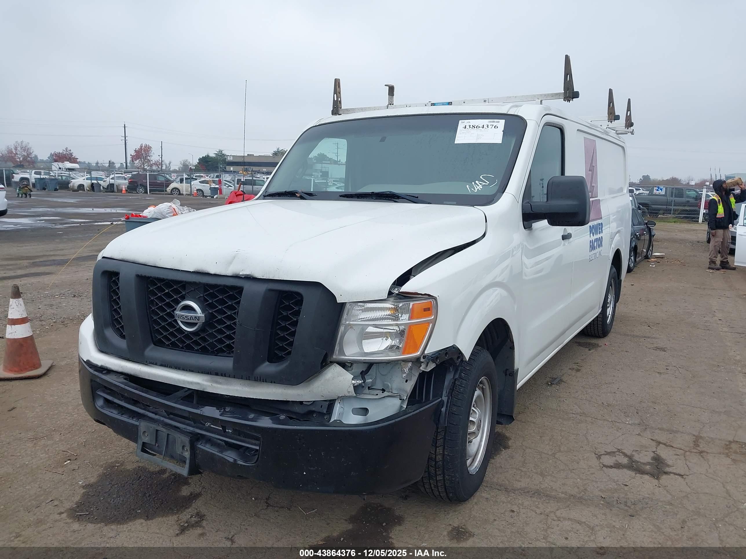 NISSAN NV image 6