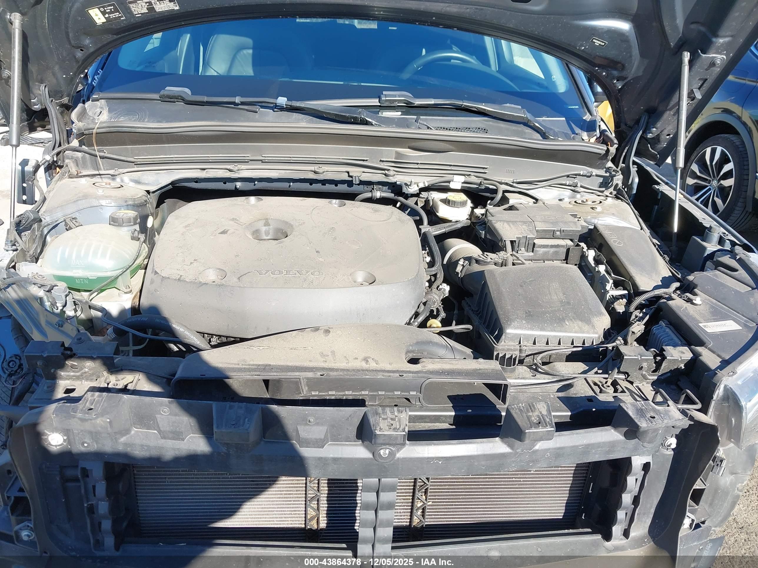 VOLVO XC40 image 10