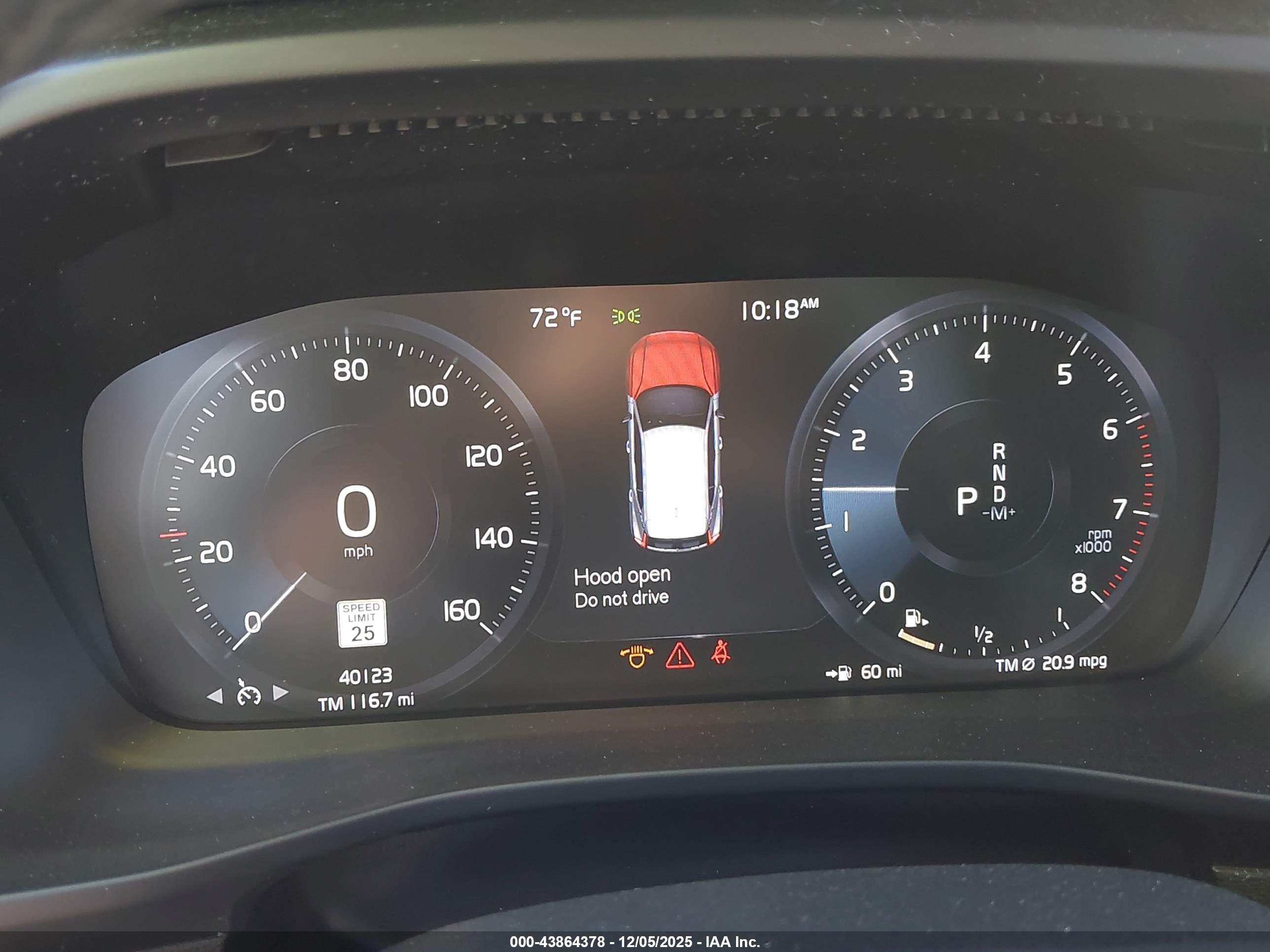 VOLVO XC40 image 7