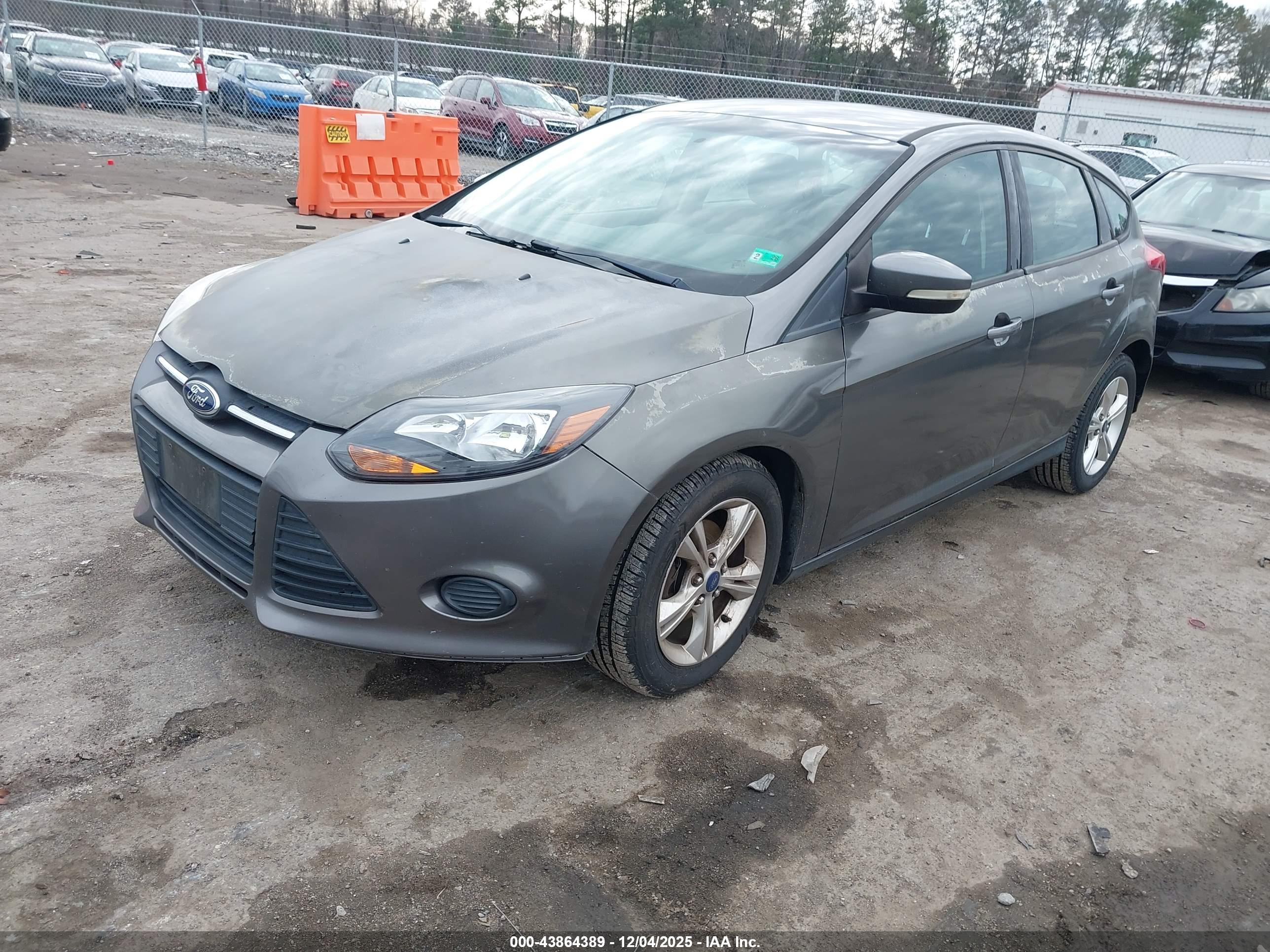 FORD FOCUS image 2