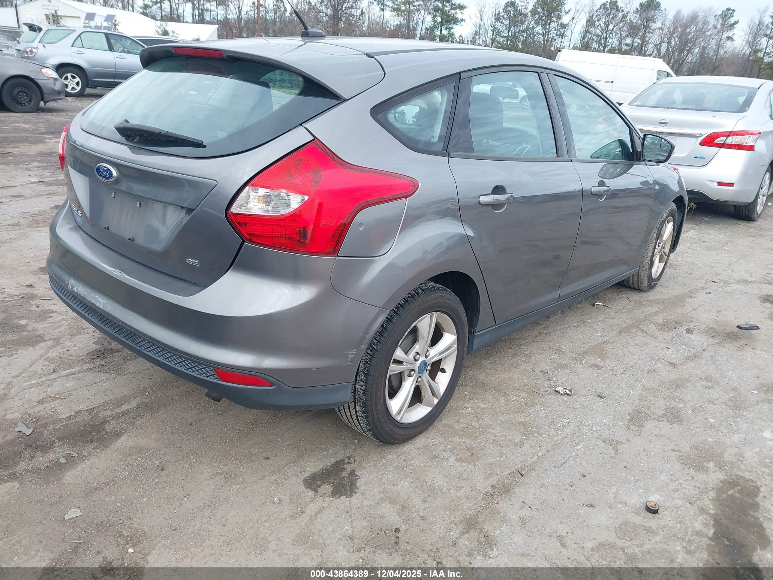 FORD FOCUS image 4