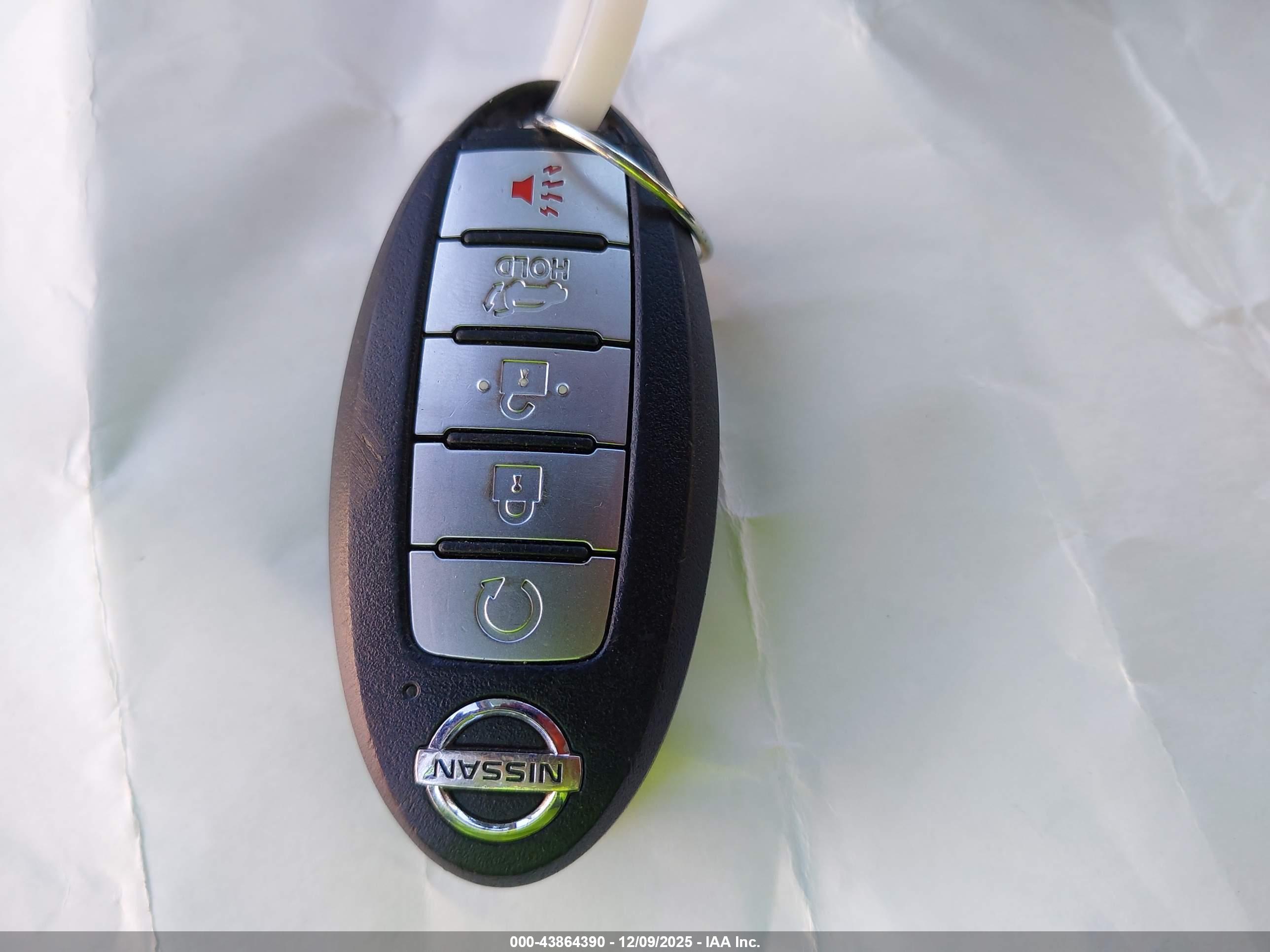 NISSAN ROGUE image 11