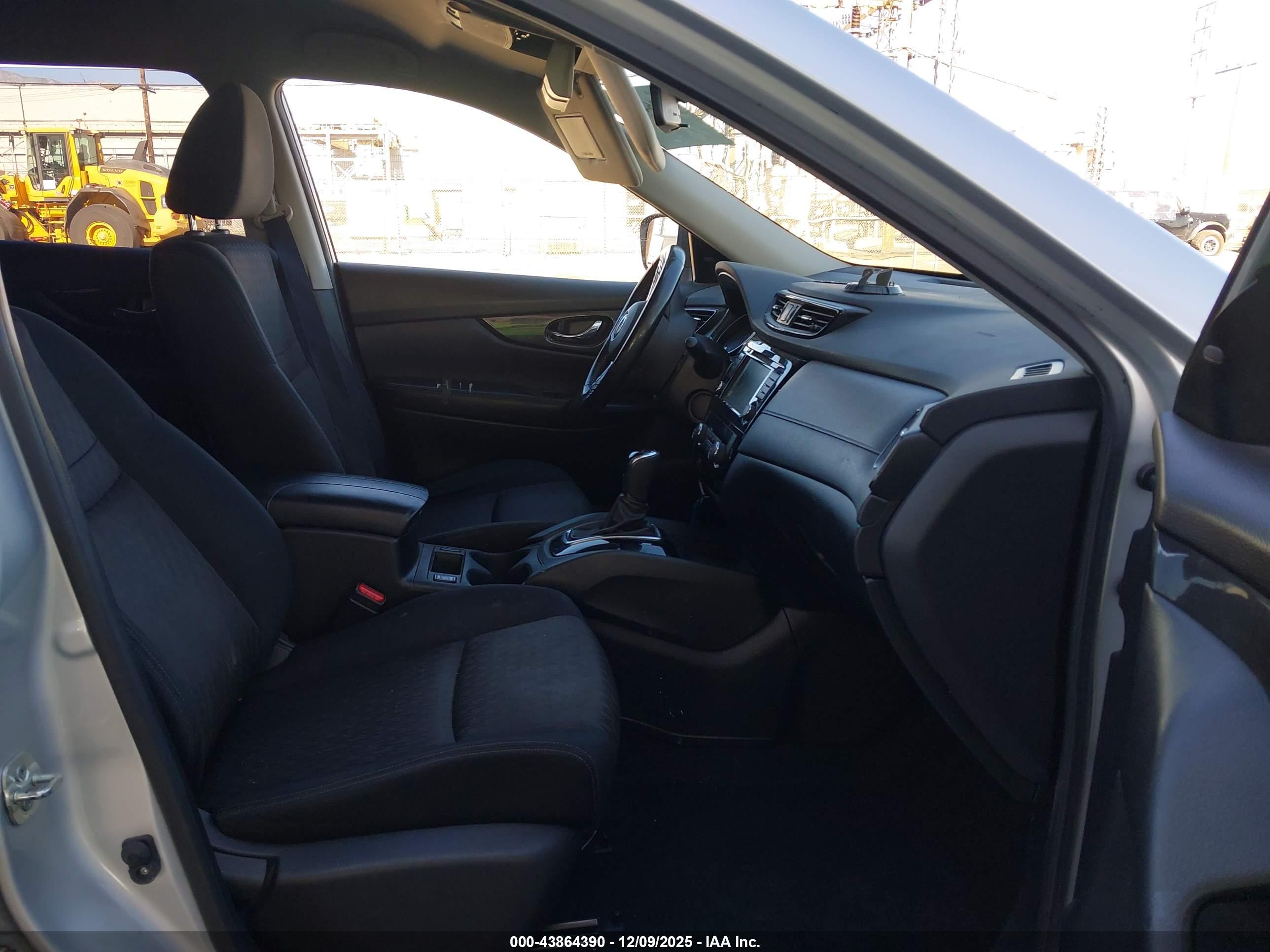 NISSAN ROGUE image 5