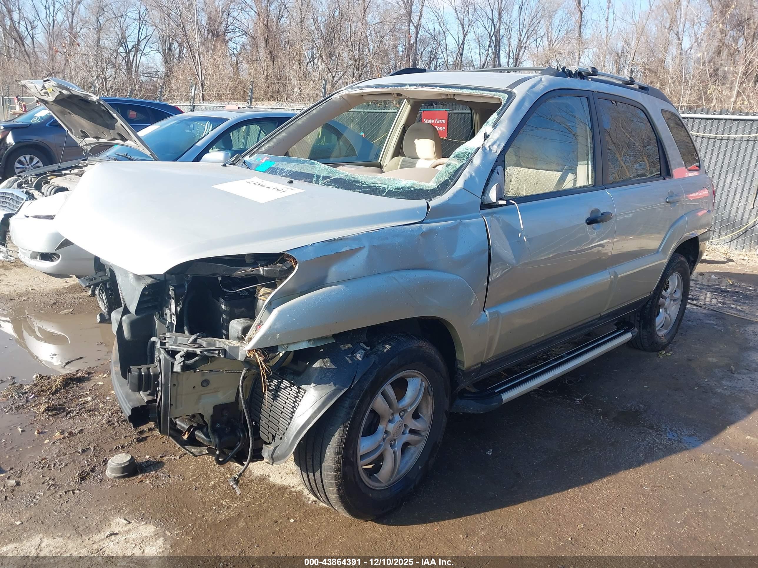 KIA SPORTAGE image 2