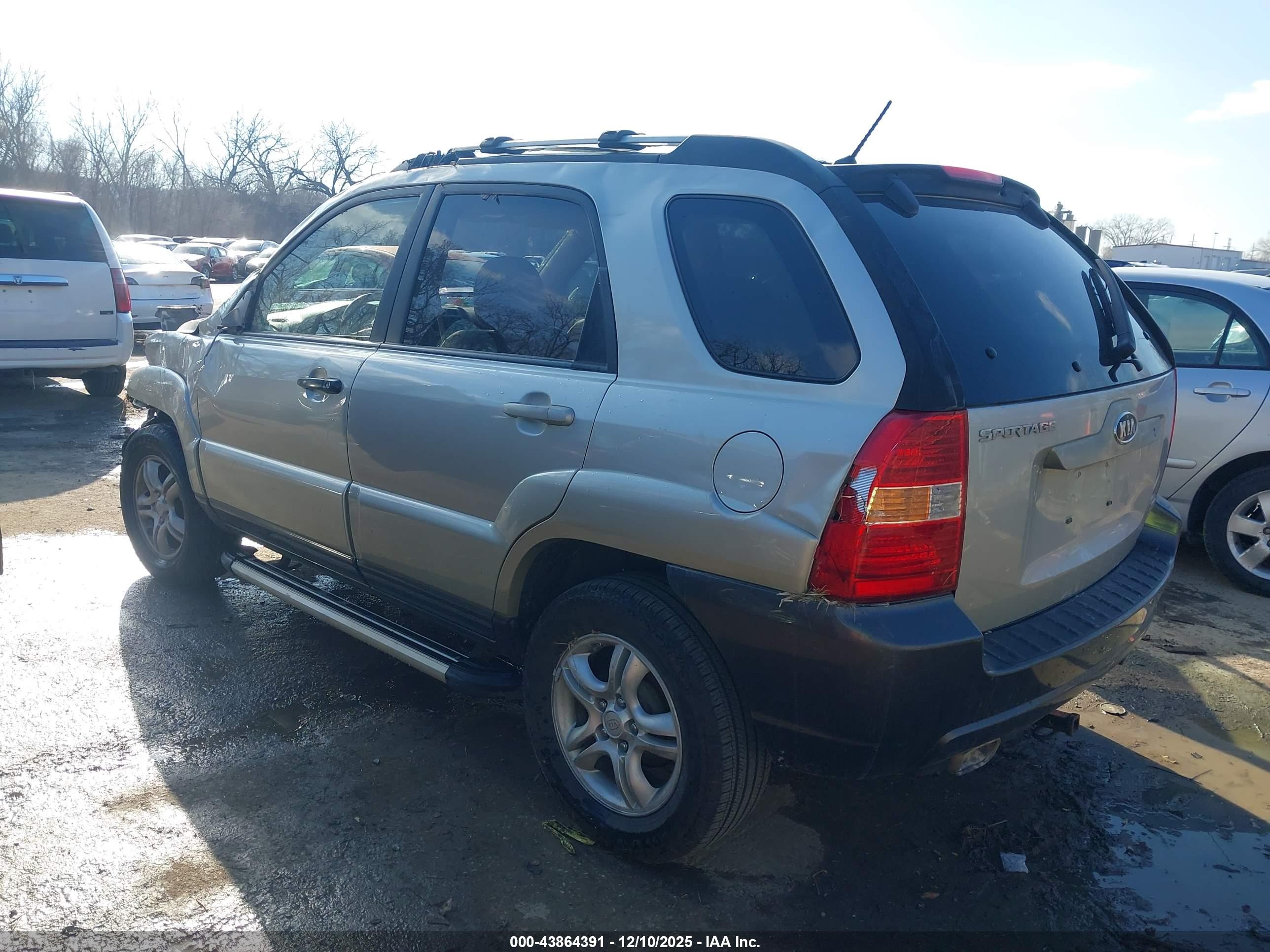 KIA SPORTAGE image 3