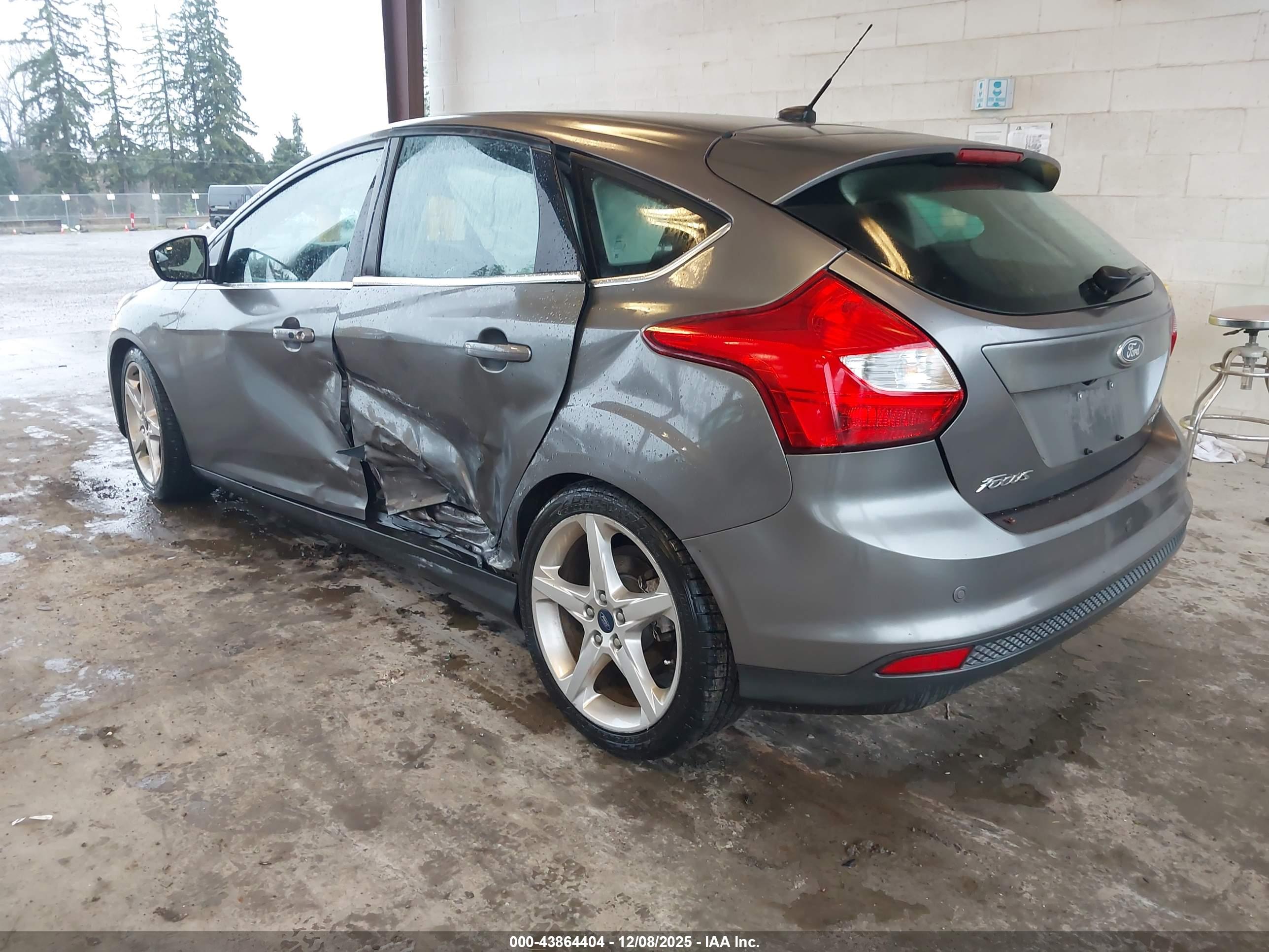 FORD FOCUS image 3