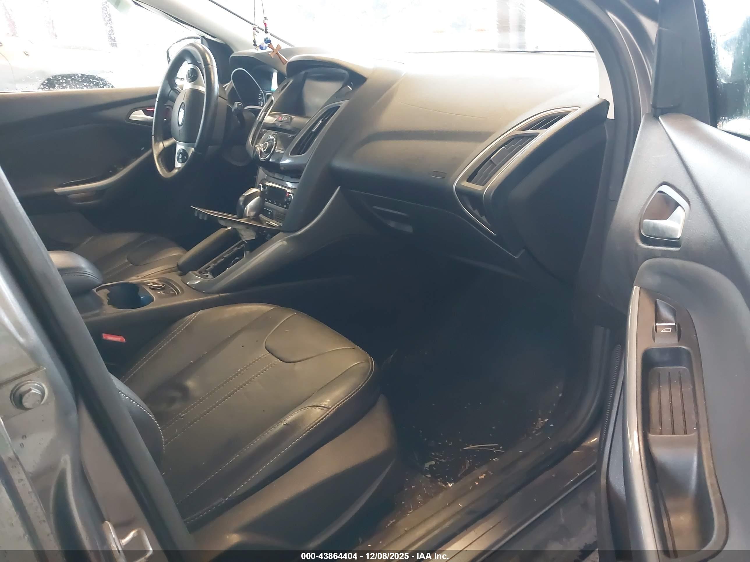 FORD FOCUS image 5