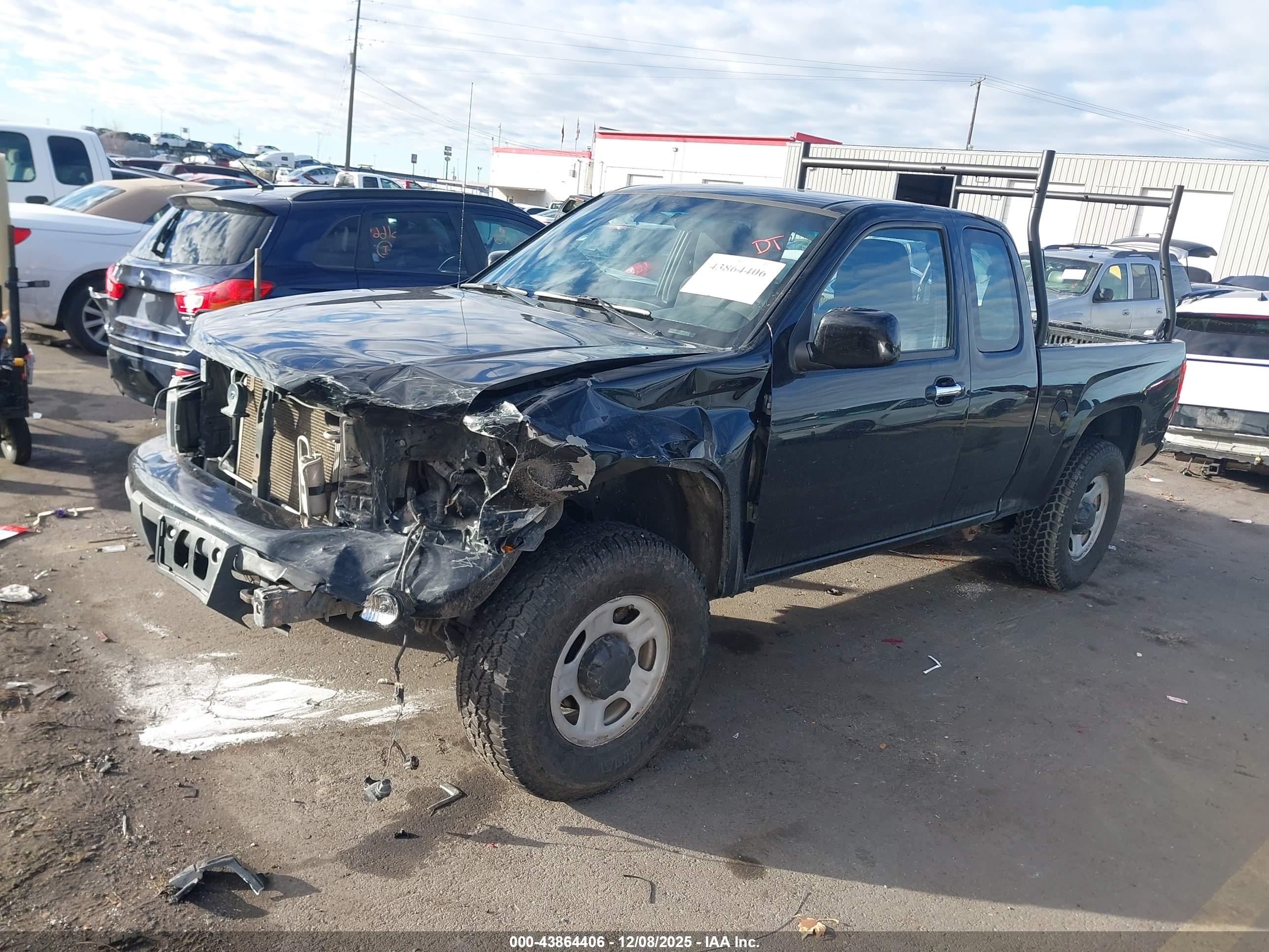 CHEVROLET COLORADO image 2