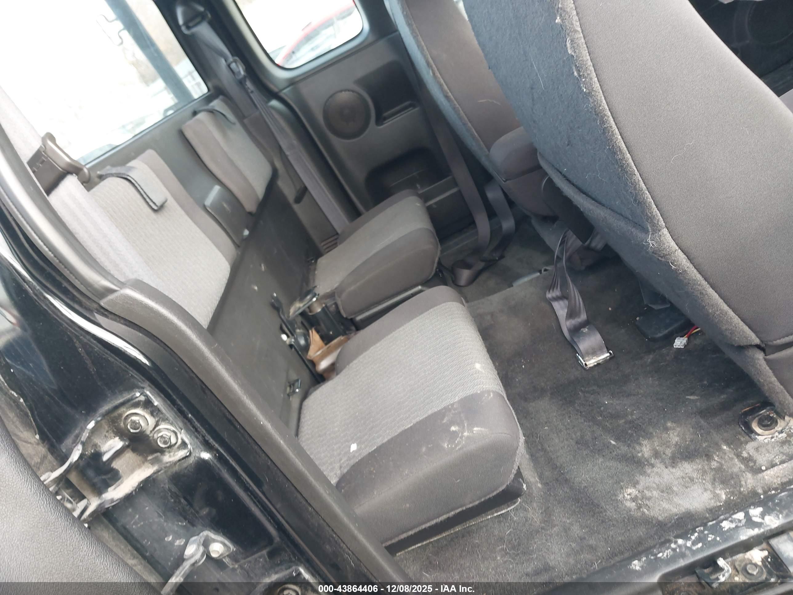 CHEVROLET COLORADO image 8