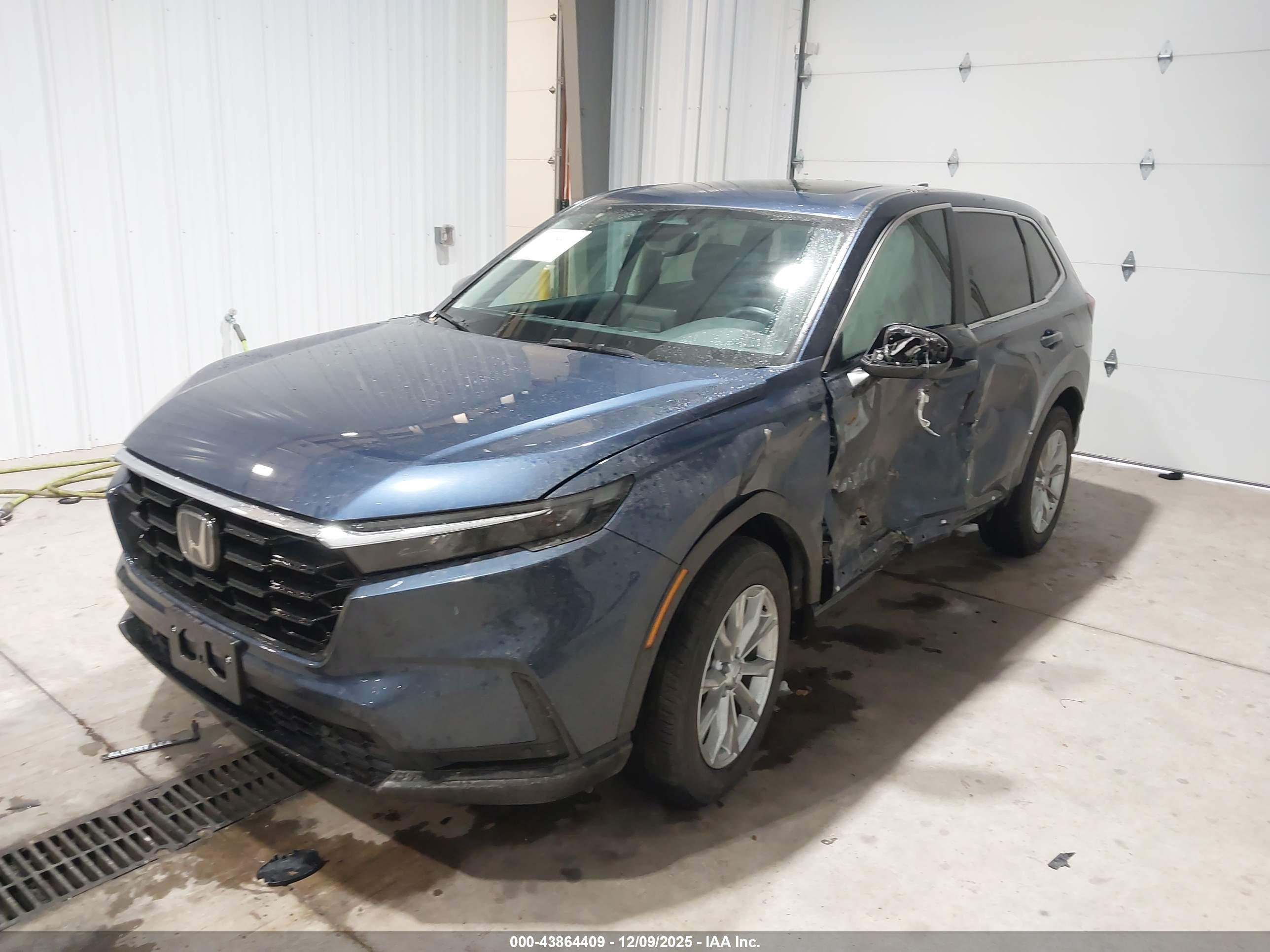 HONDA CR-V image 2