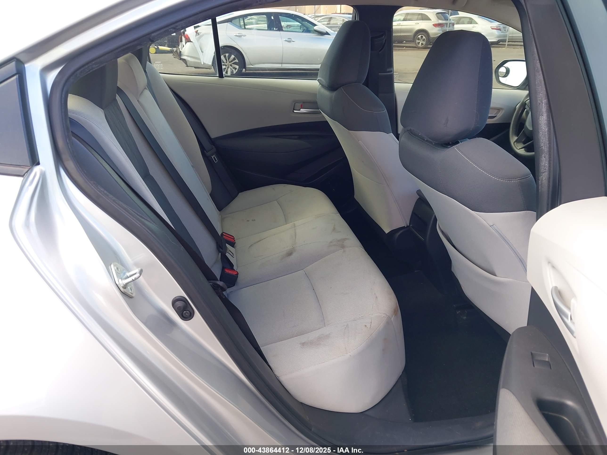 TOYOTA COROLLA image 8
