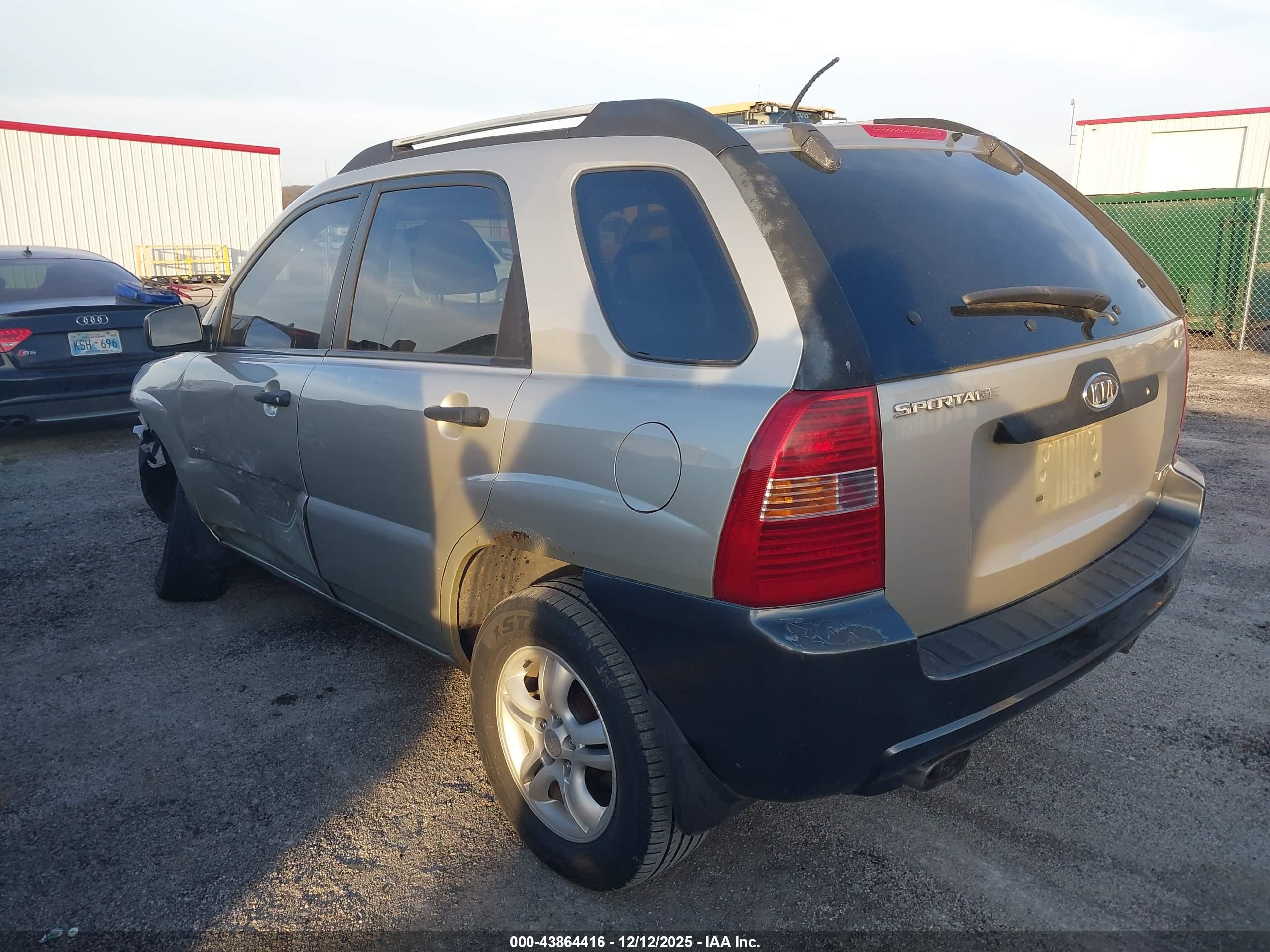 KIA SPORTAGE image 3