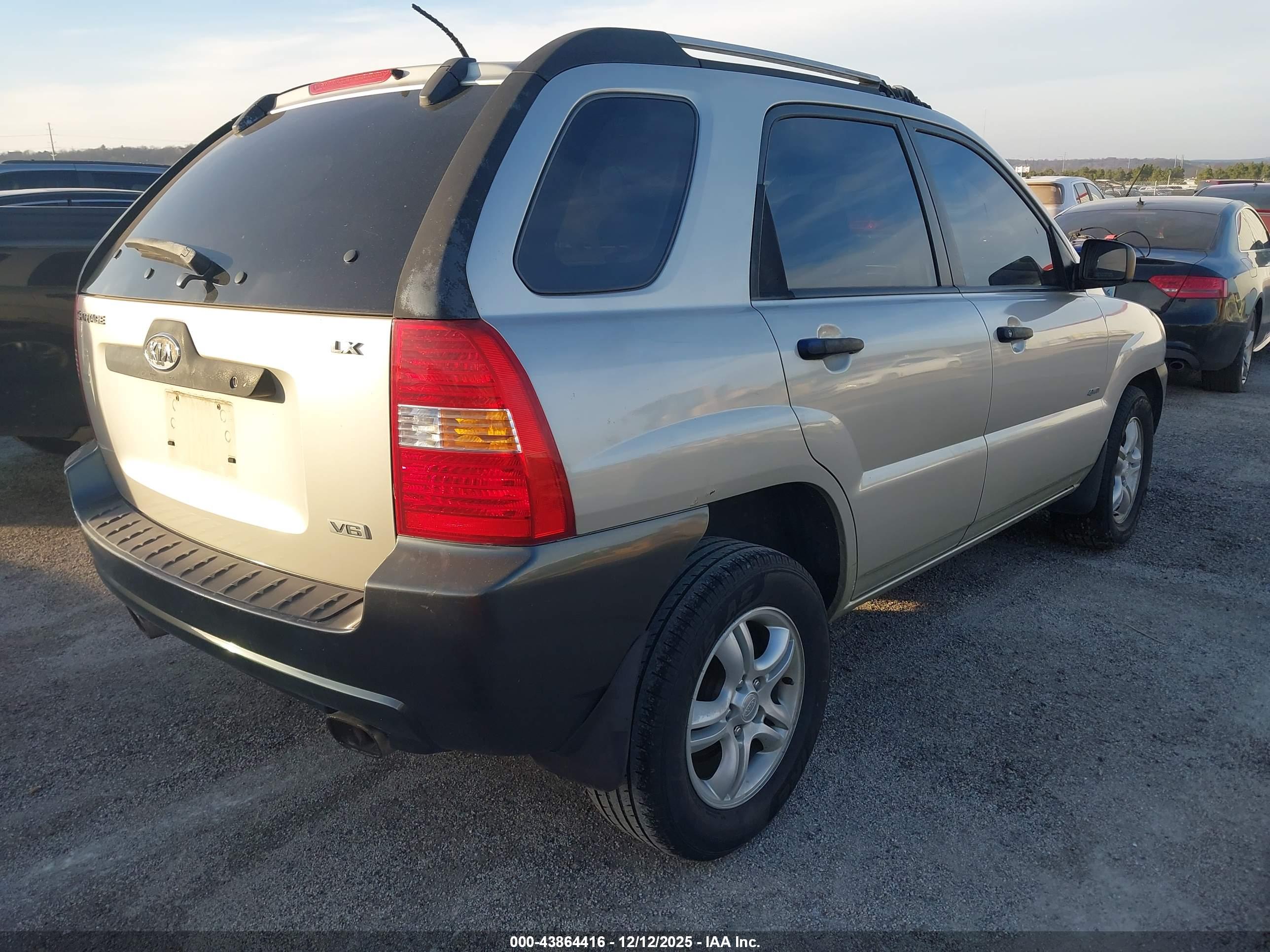 KIA SPORTAGE image 4