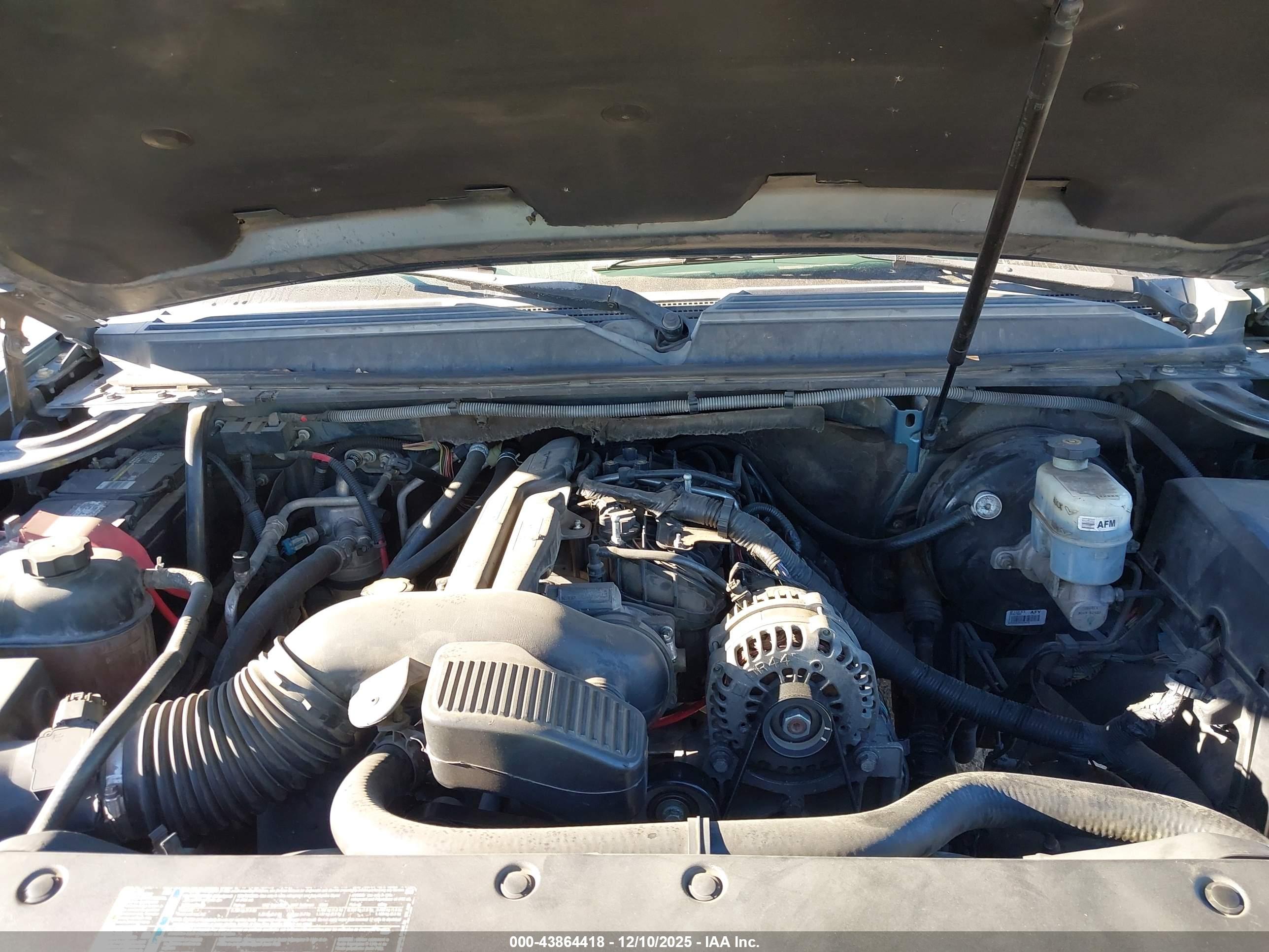 CHEVROLET TAHOE image 10
