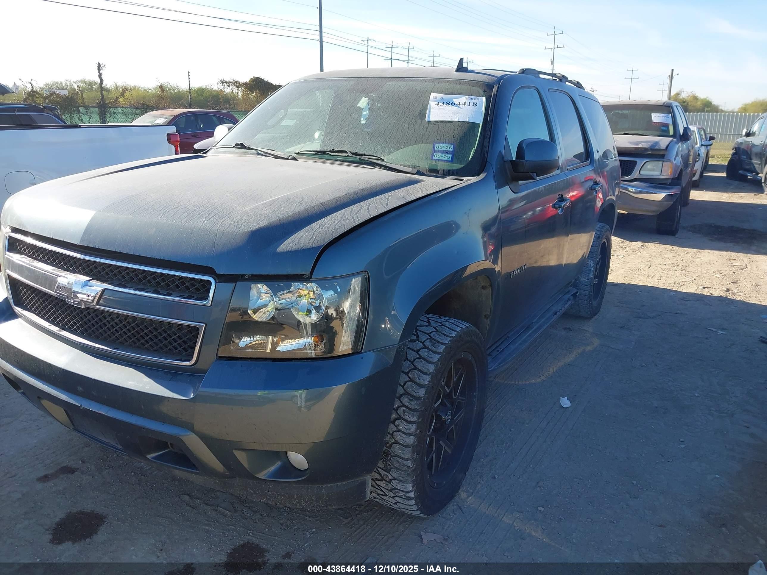 CHEVROLET TAHOE image 2