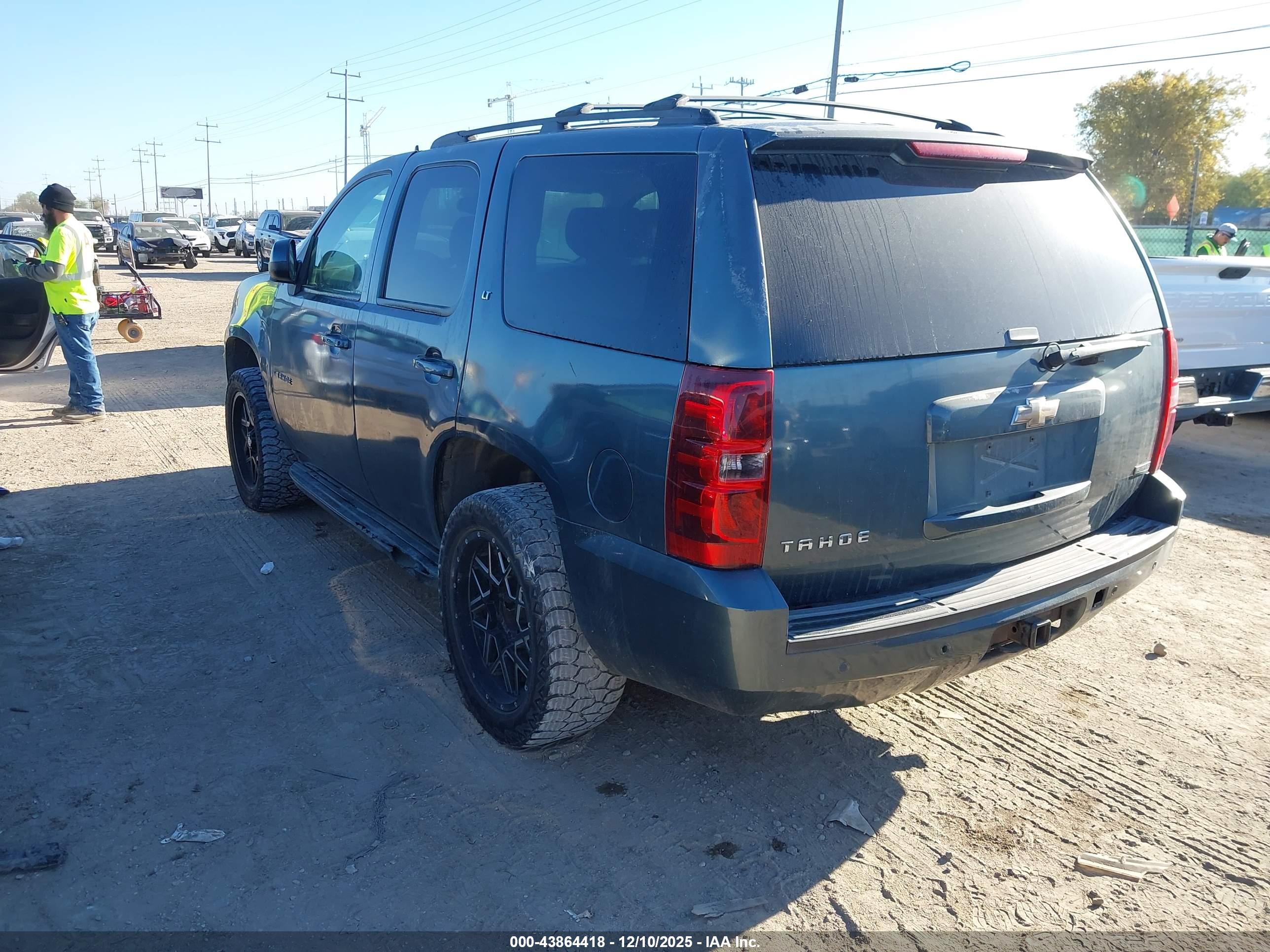 CHEVROLET TAHOE image 3