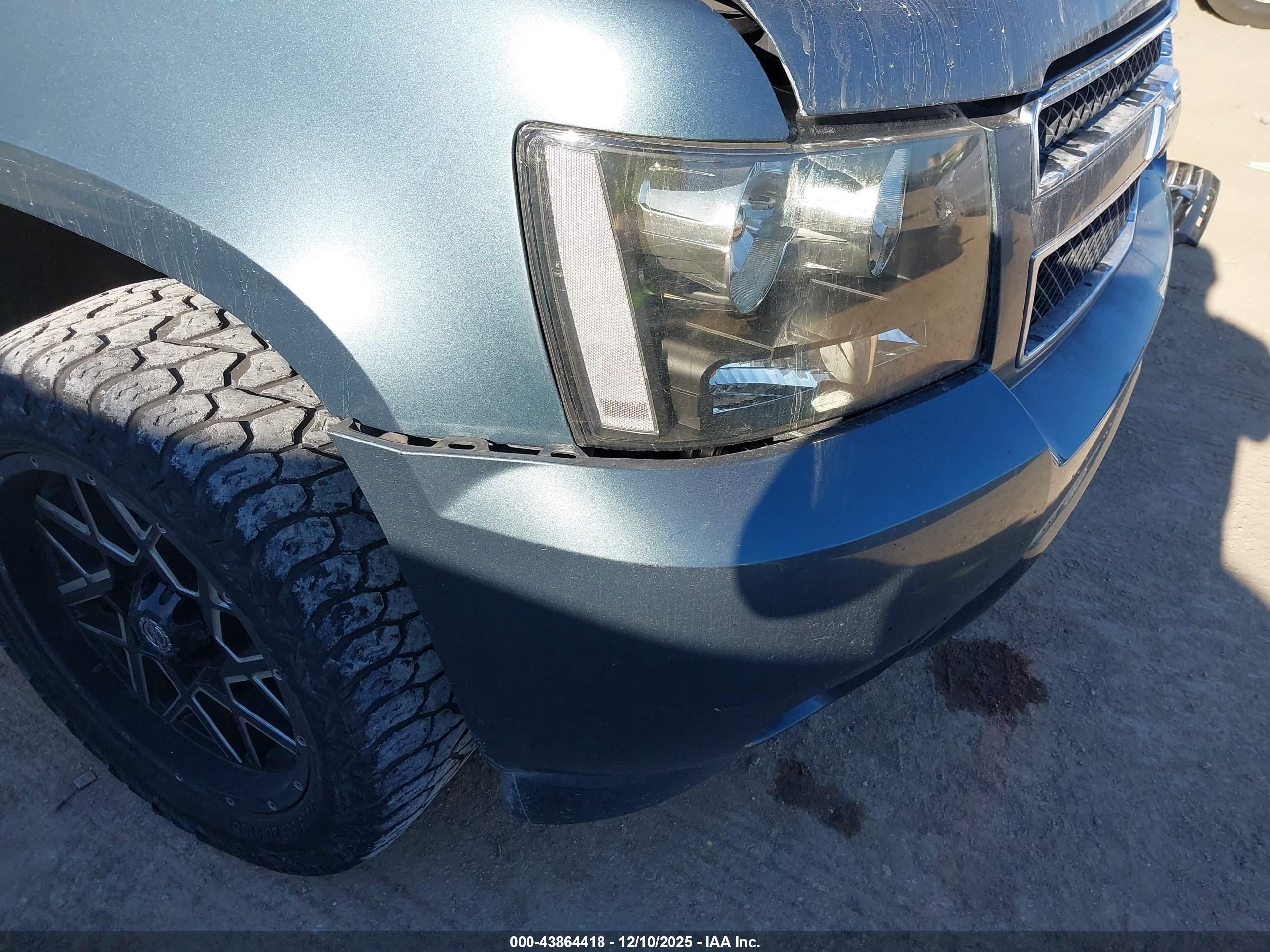 CHEVROLET TAHOE image 6