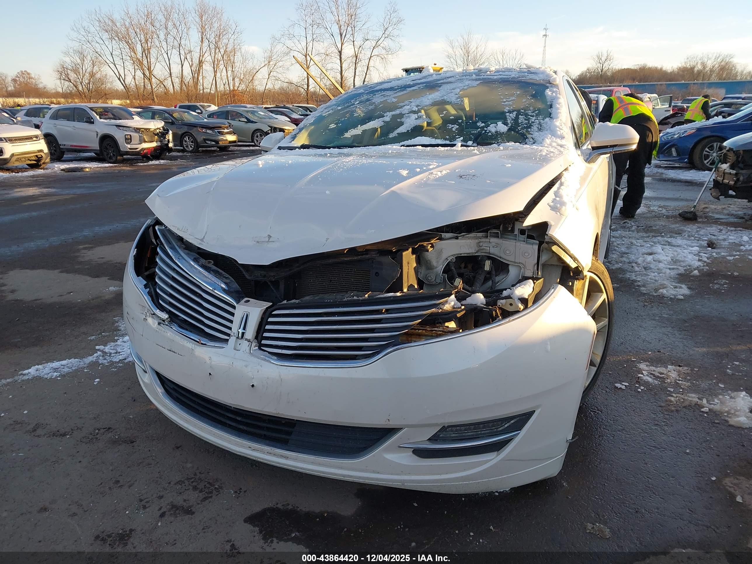 LINCOLN MKZ image 2