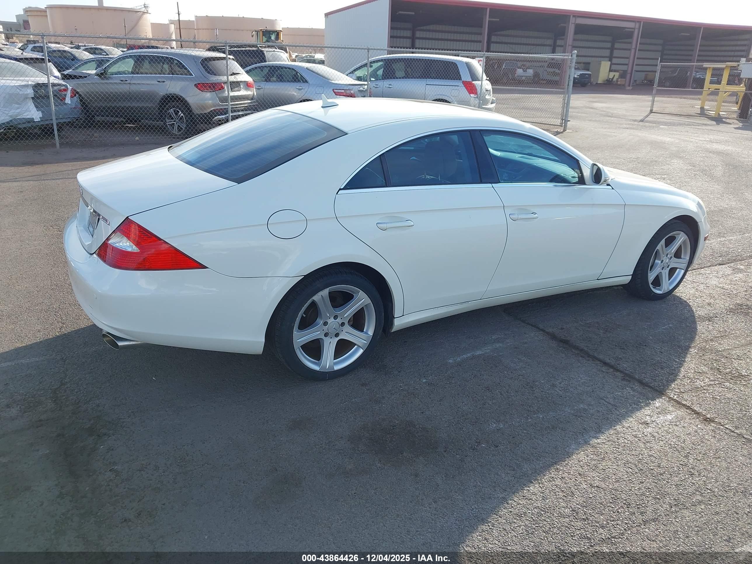 MERCEDES-BENZ CLS image 4