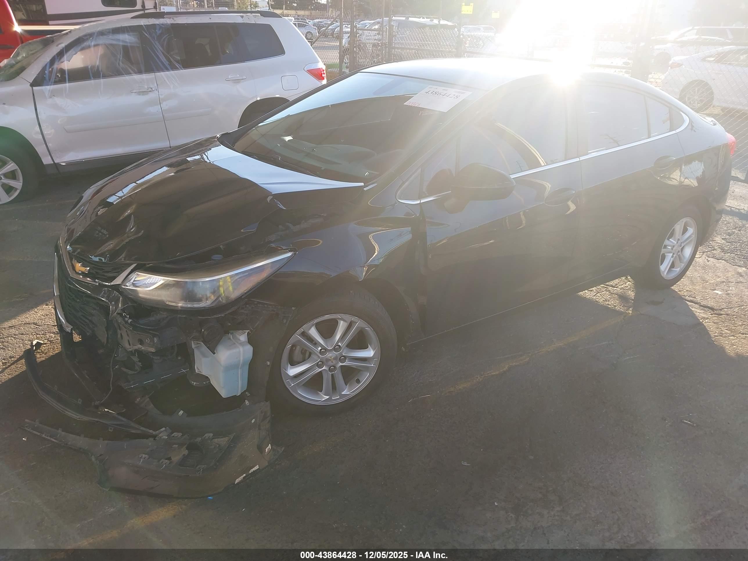 CHEVROLET CRUZE image 2