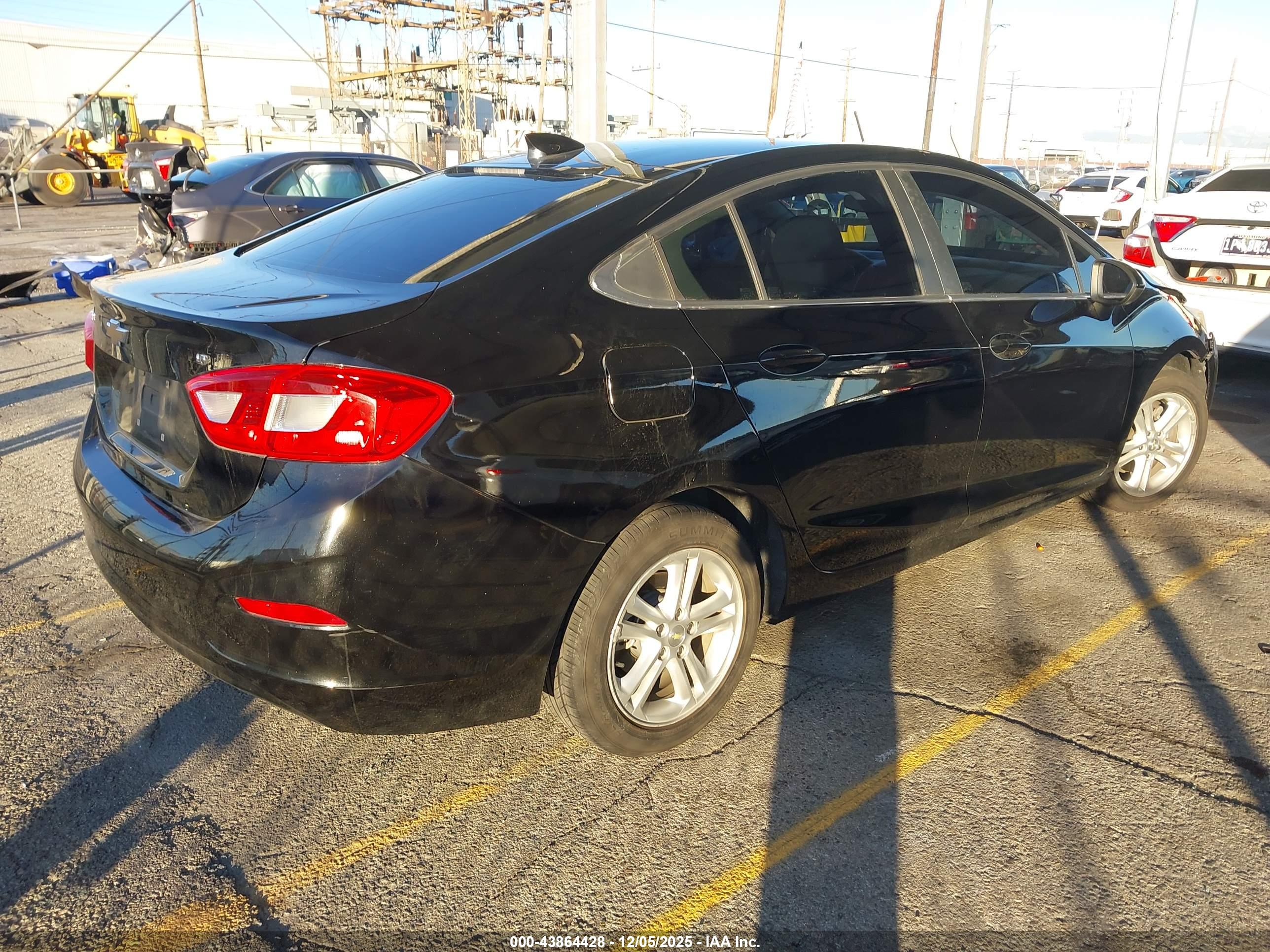CHEVROLET CRUZE image 4