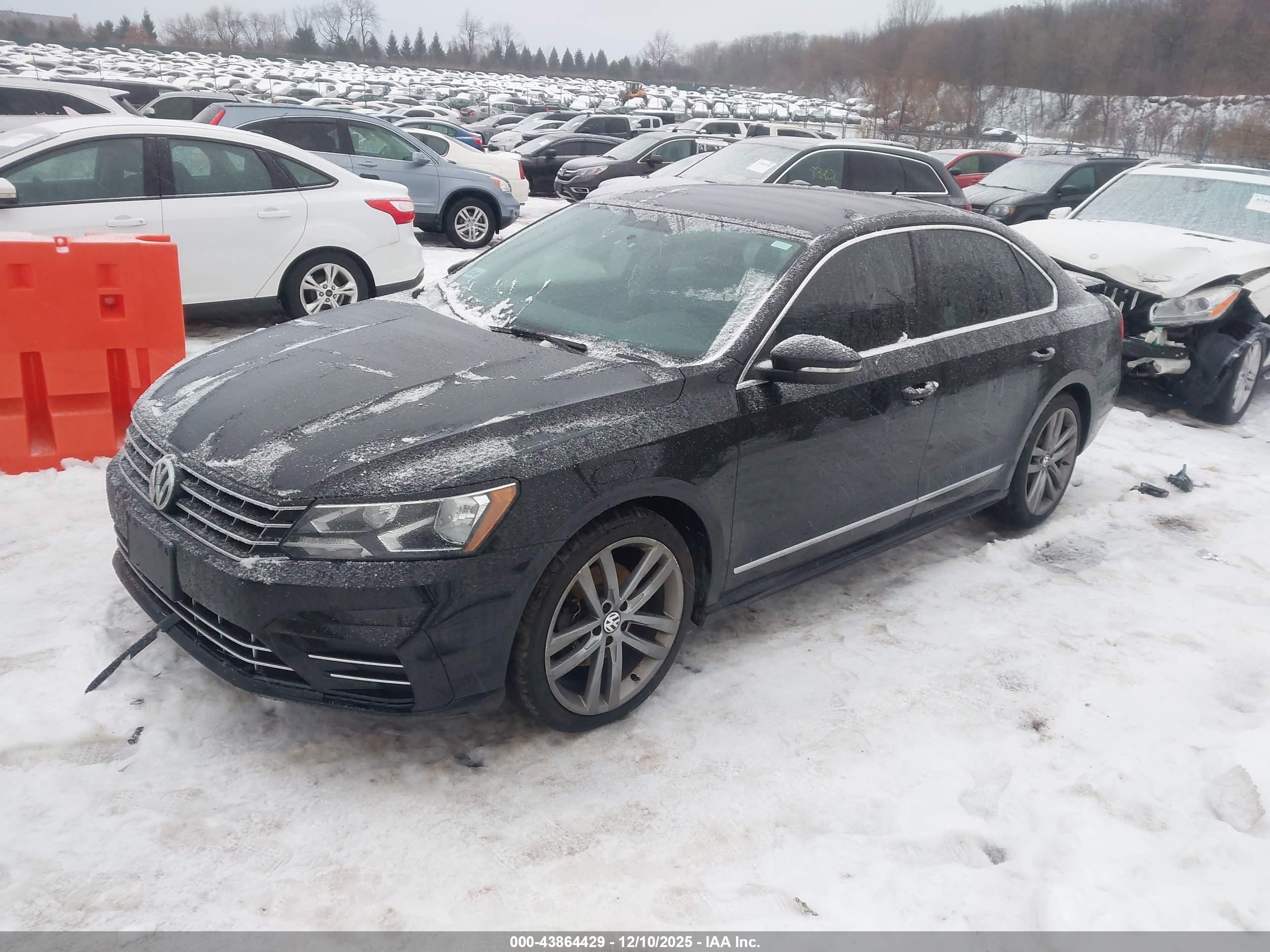 VOLKSWAGEN PASSAT image 2