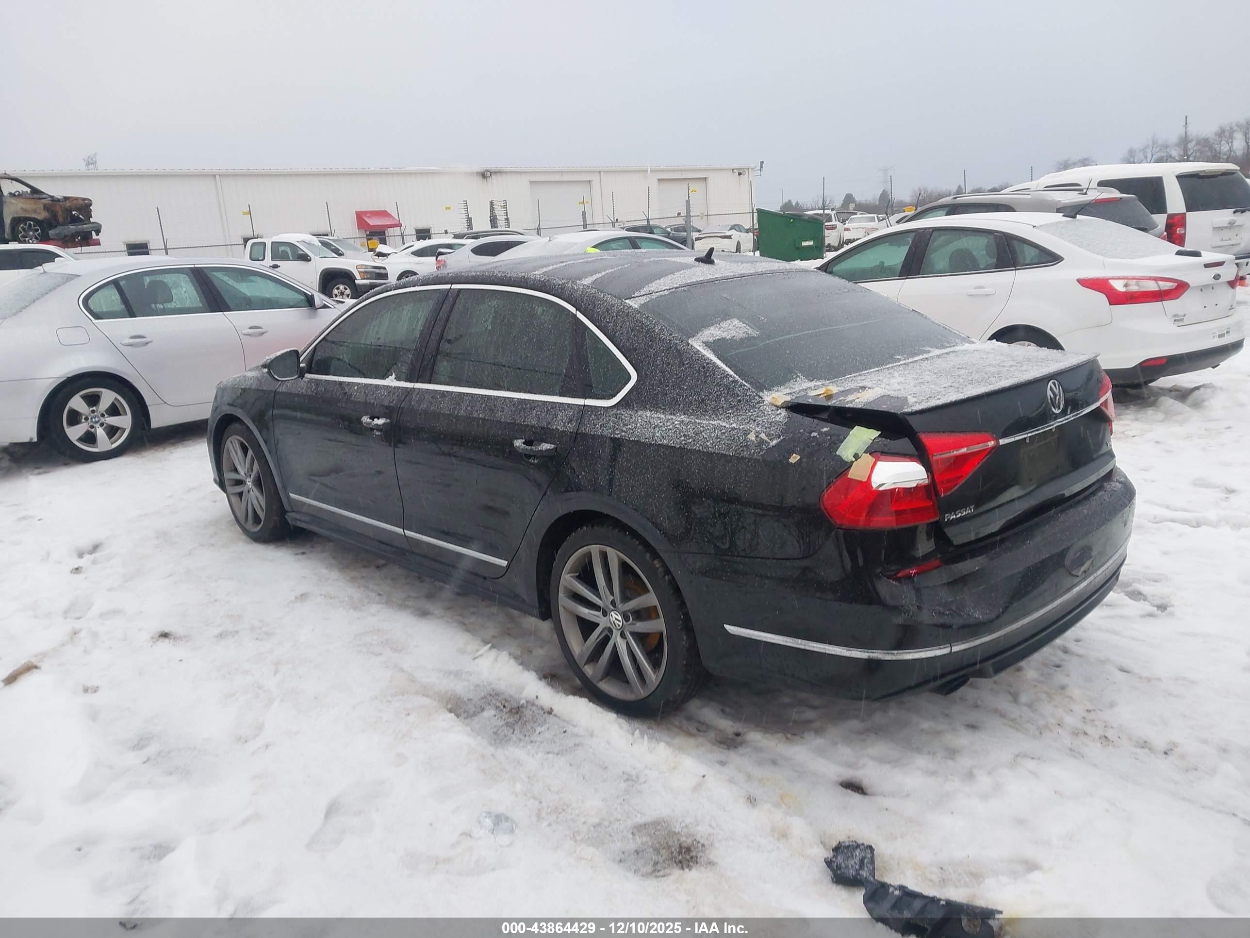 VOLKSWAGEN PASSAT image 3