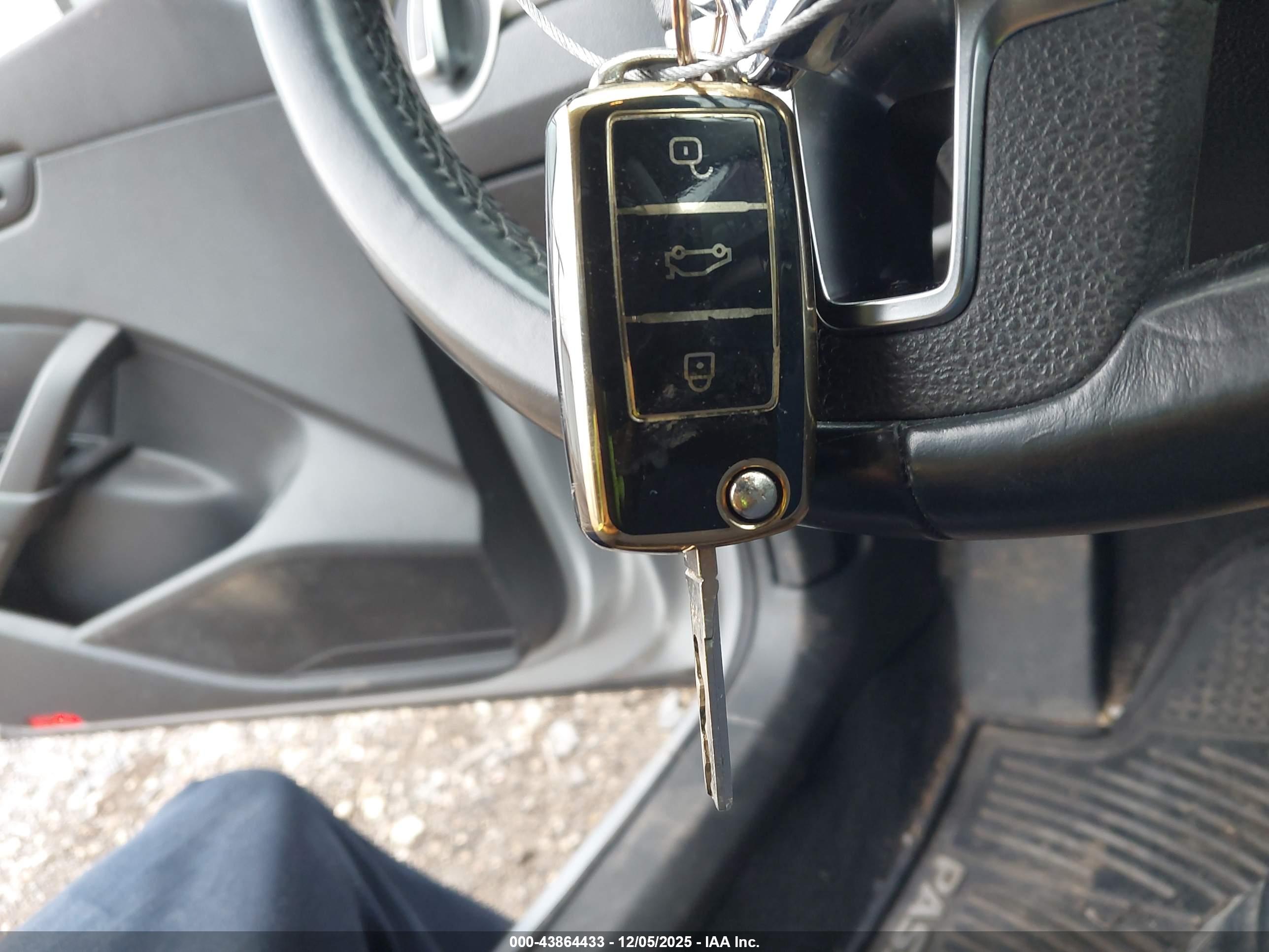 VOLKSWAGEN PASSAT image 11