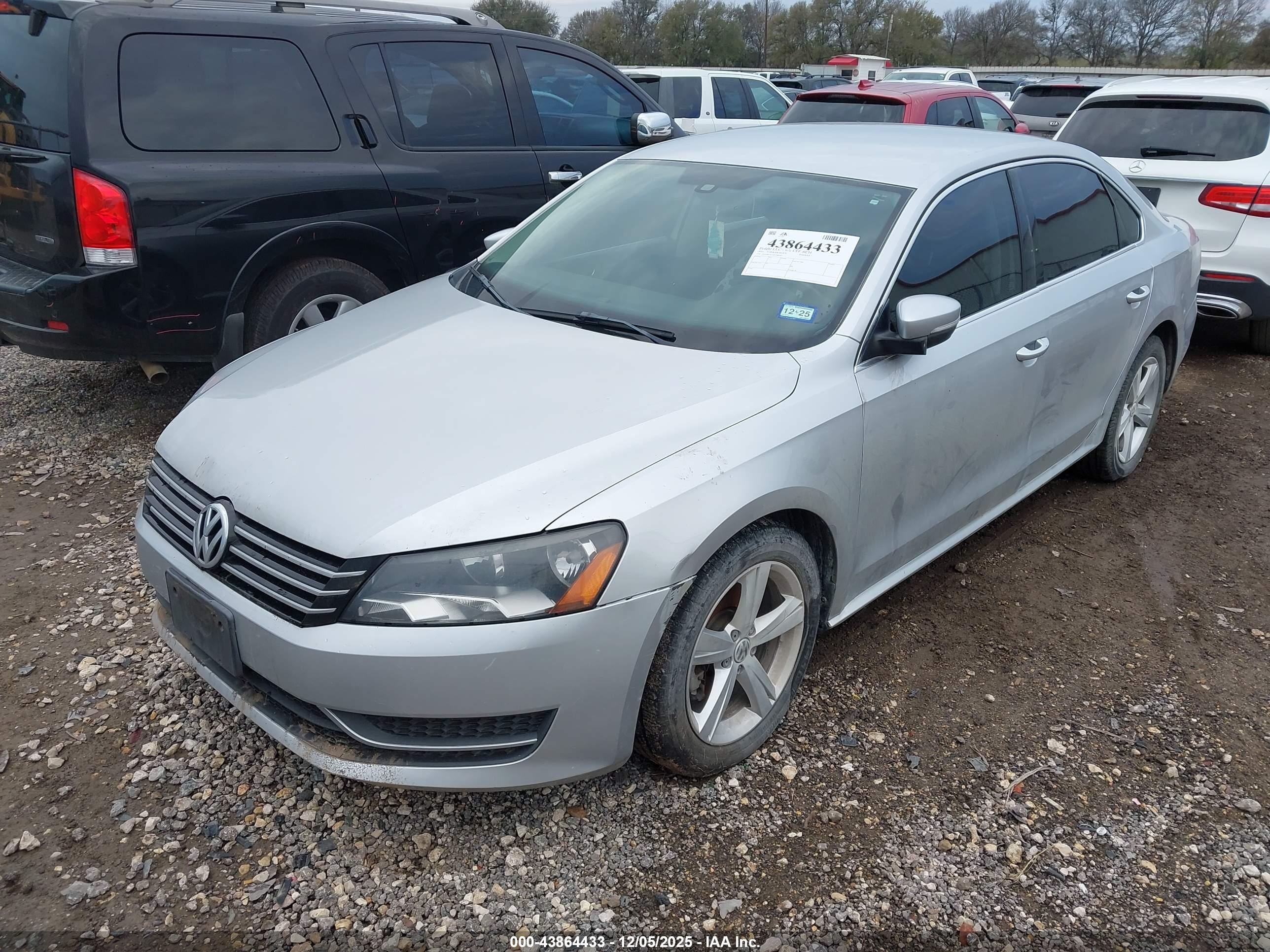 VOLKSWAGEN PASSAT image 2