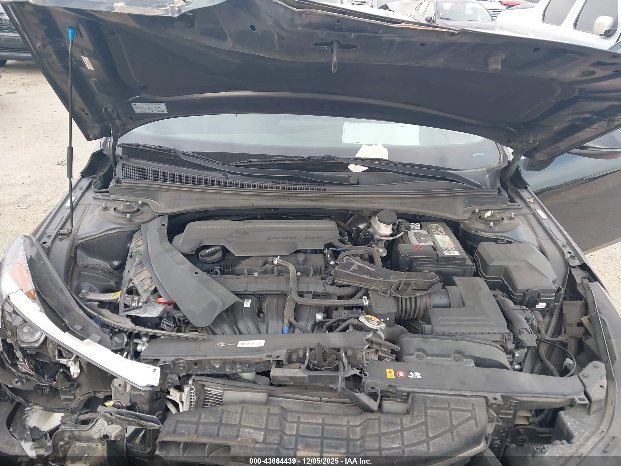 HYUNDAI ELANTRA image 10
