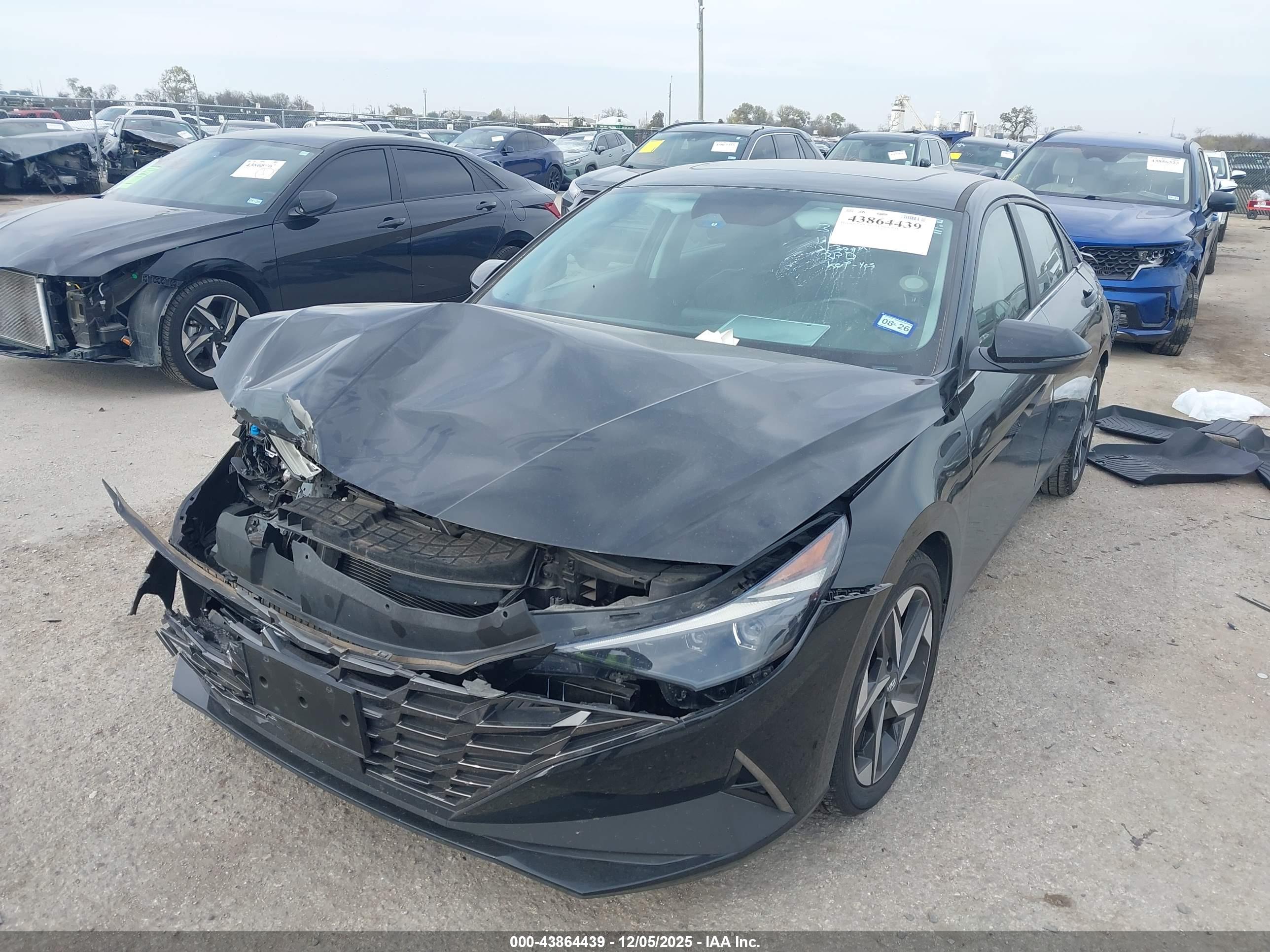 HYUNDAI ELANTRA image 2