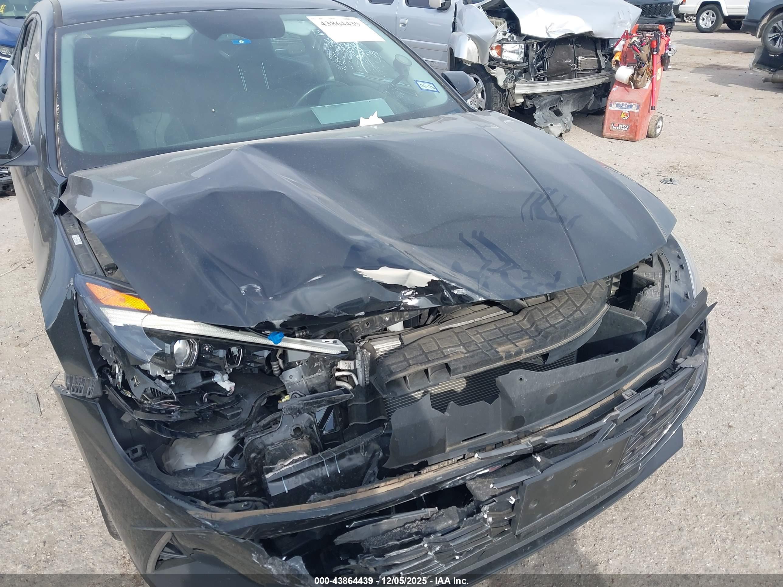 HYUNDAI ELANTRA image 6