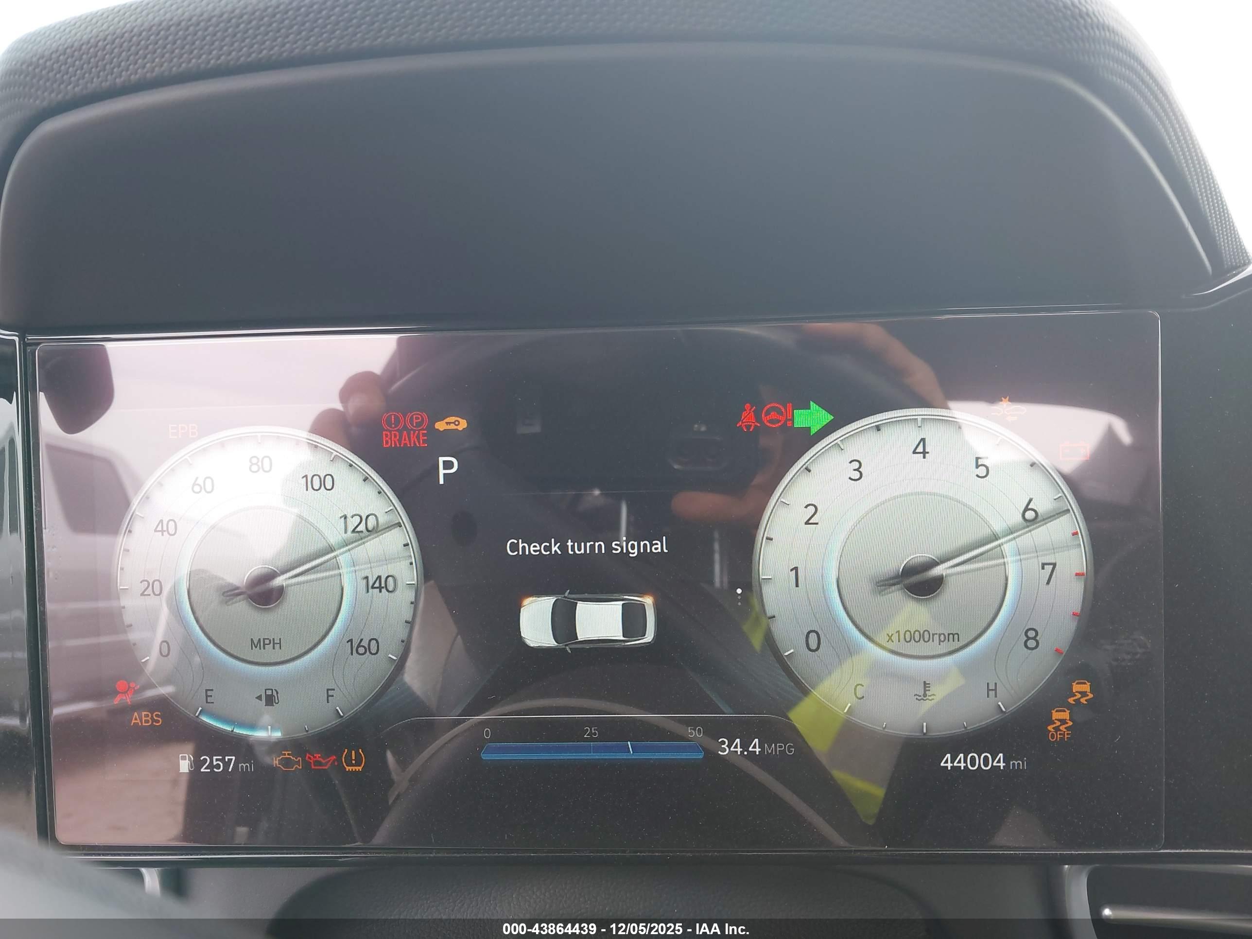 HYUNDAI ELANTRA image 7