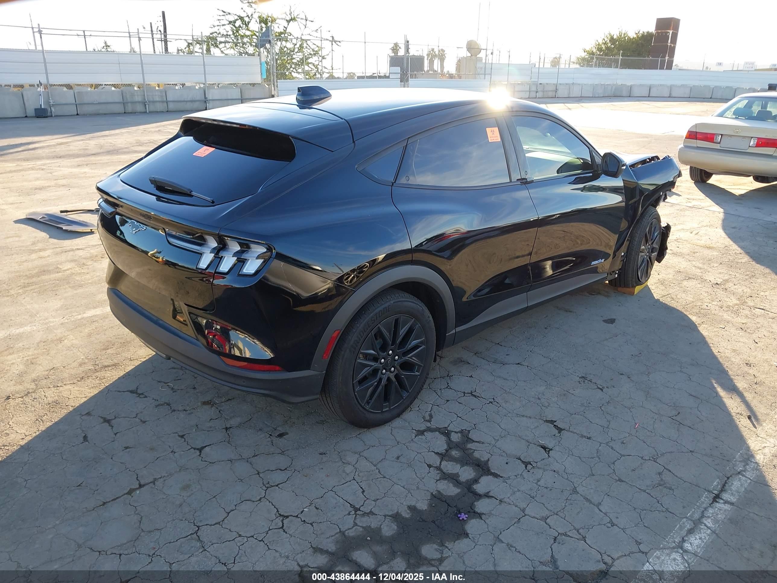 FORD MUSTANG image 4