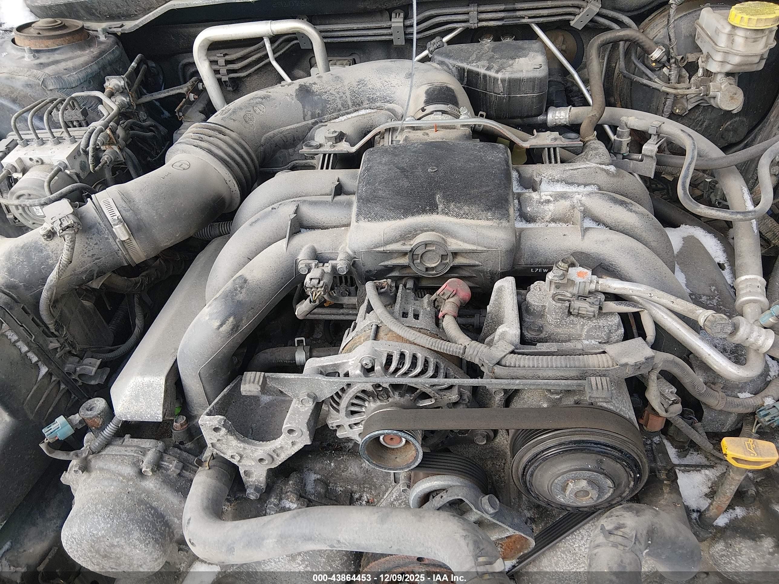 SUBARU OUTBACK image 10