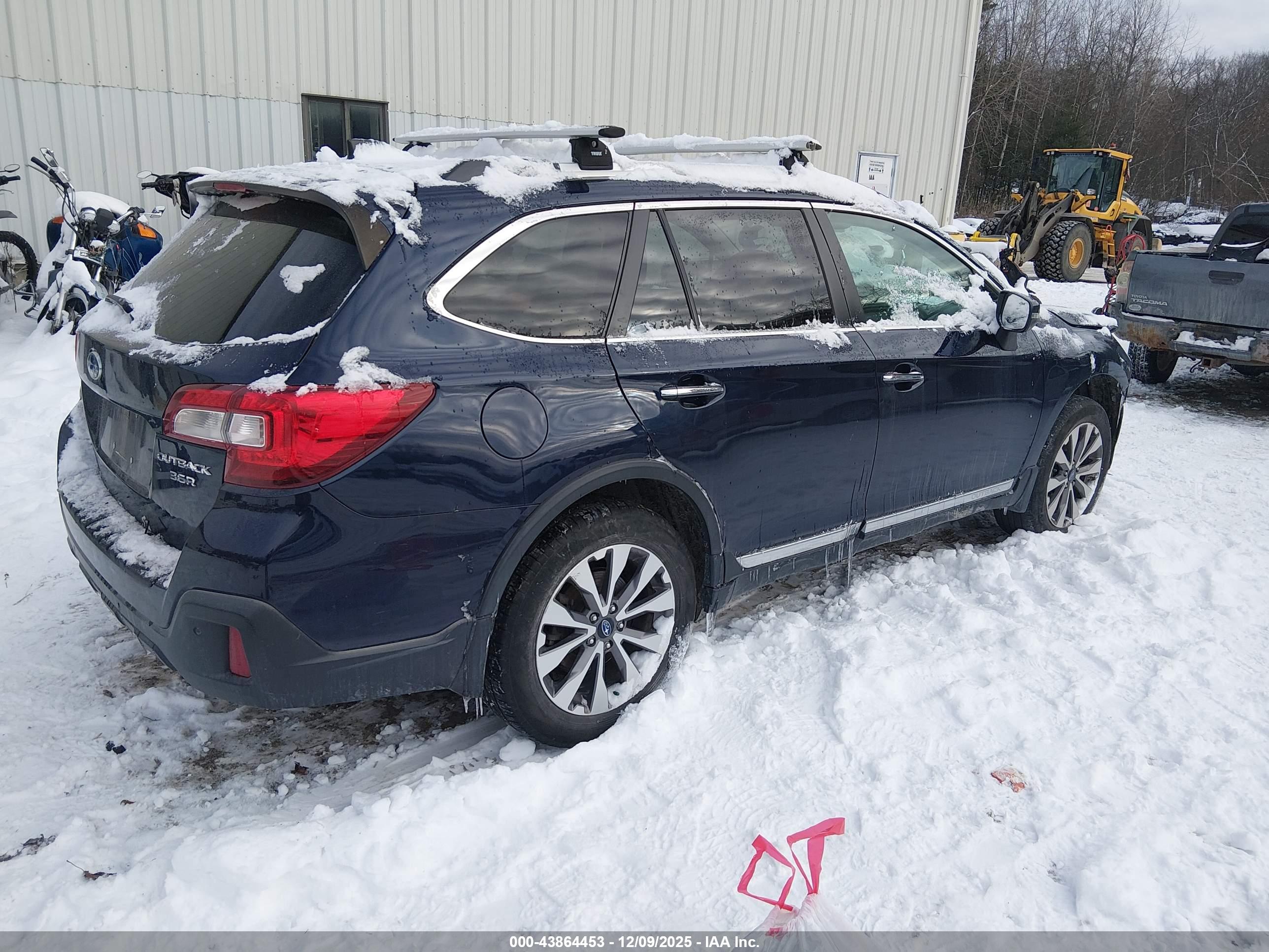 SUBARU OUTBACK image 4