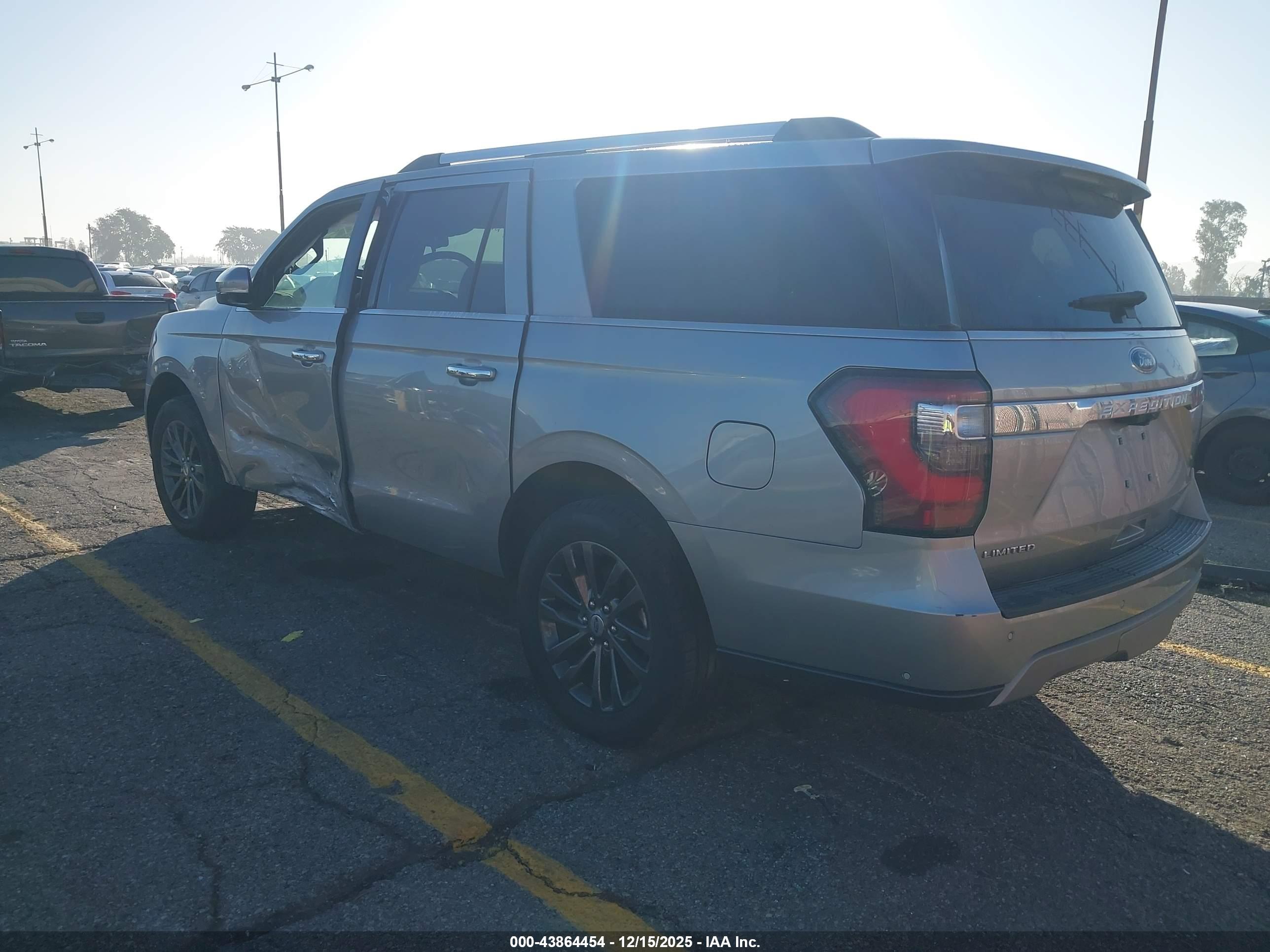 FORD EXPEDITION image 3