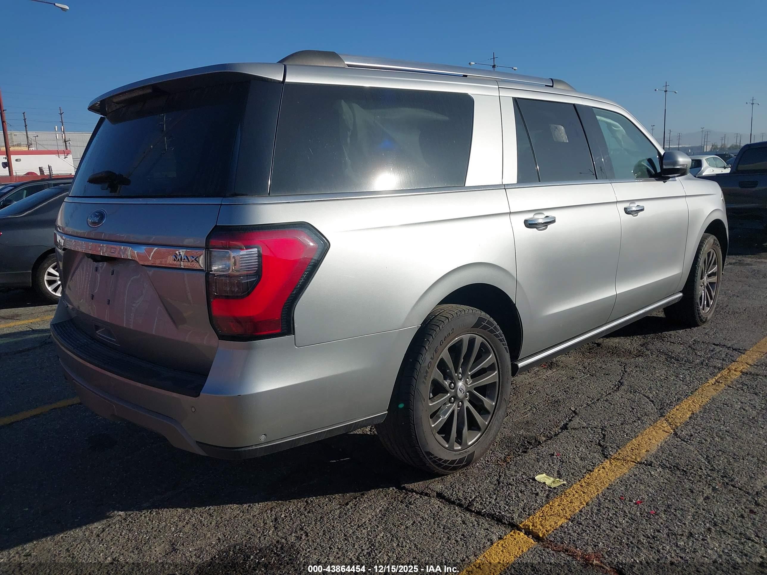 FORD EXPEDITION image 4