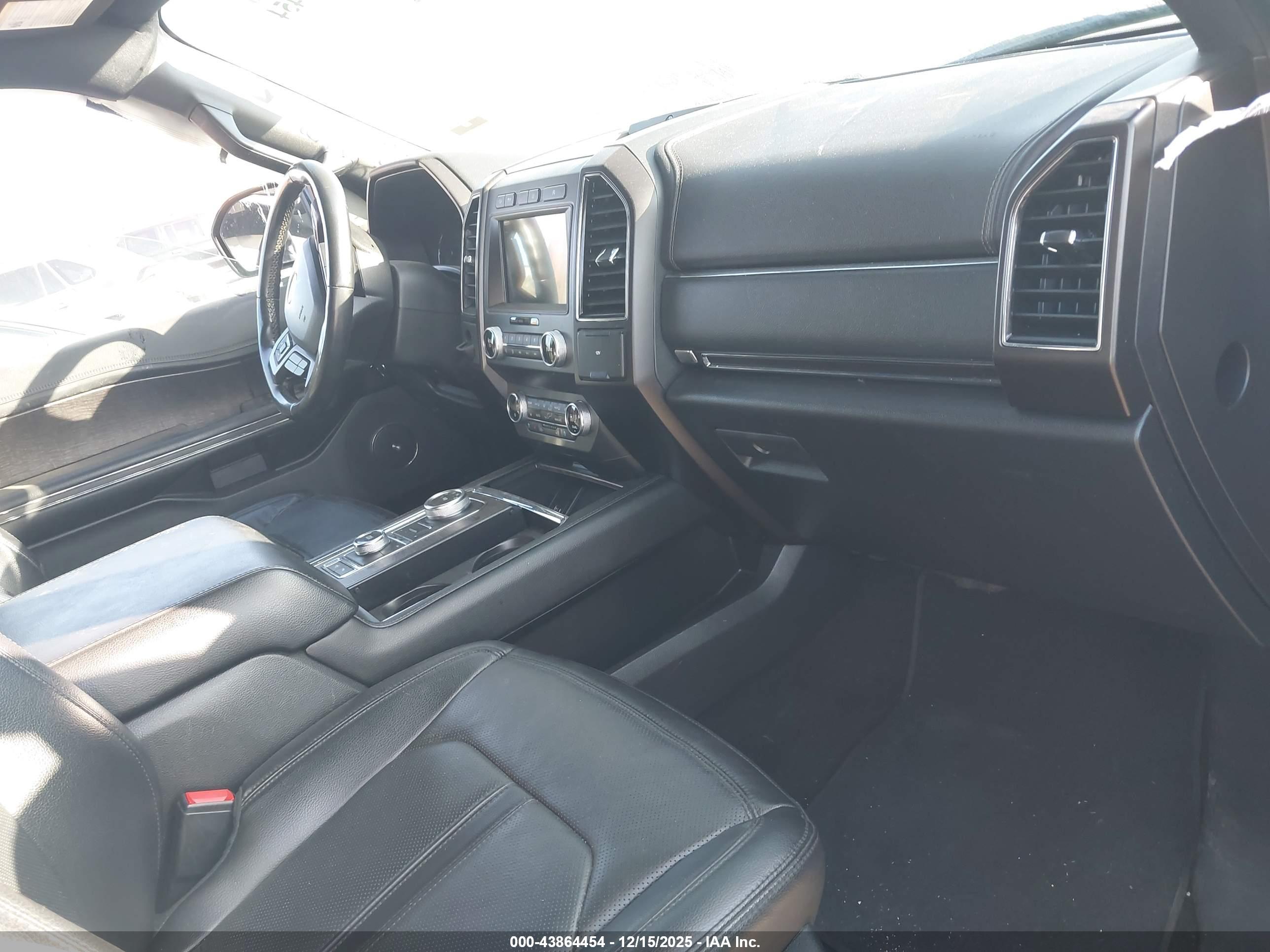 FORD EXPEDITION image 5