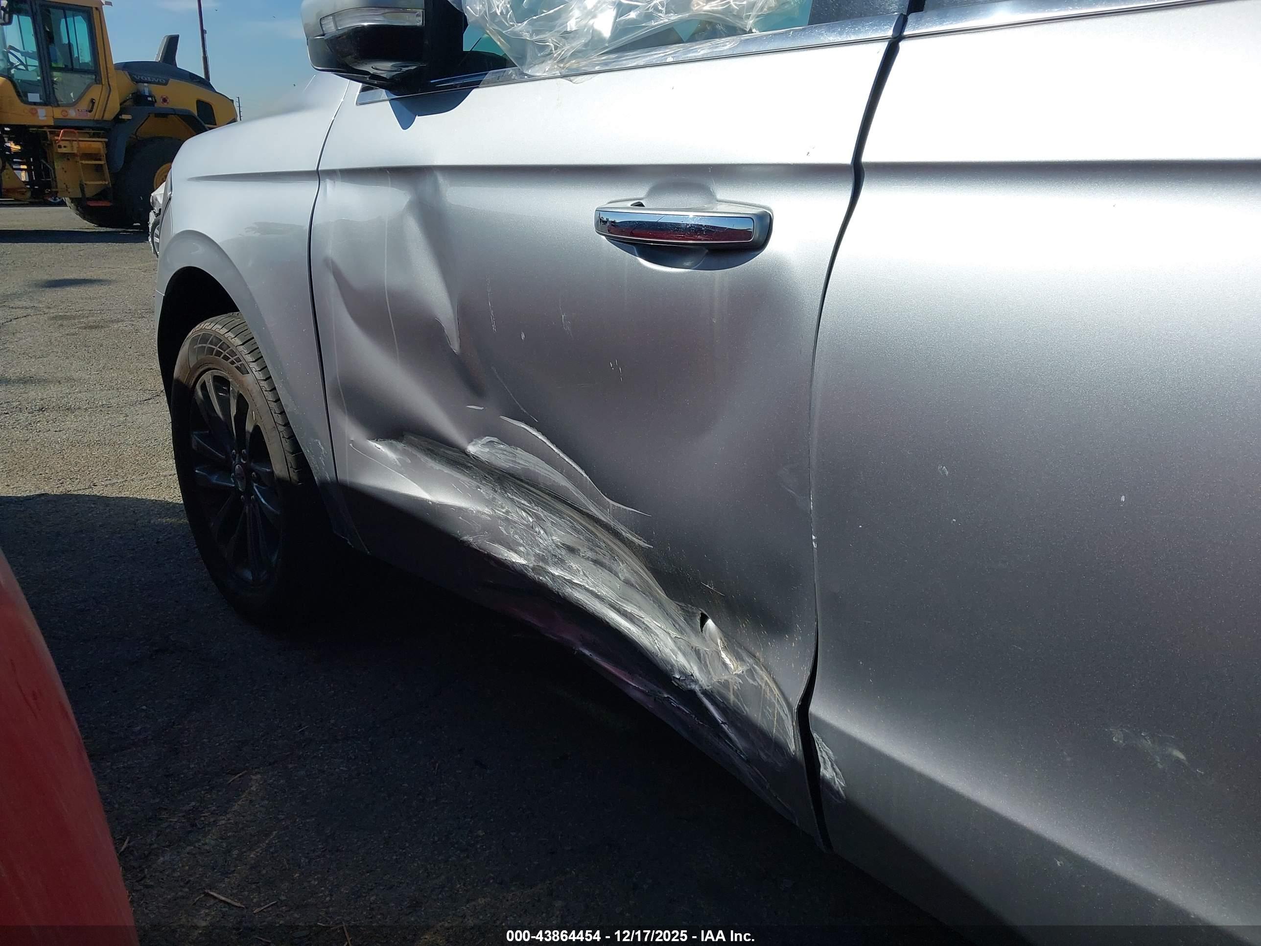 FORD EXPEDITION image 6