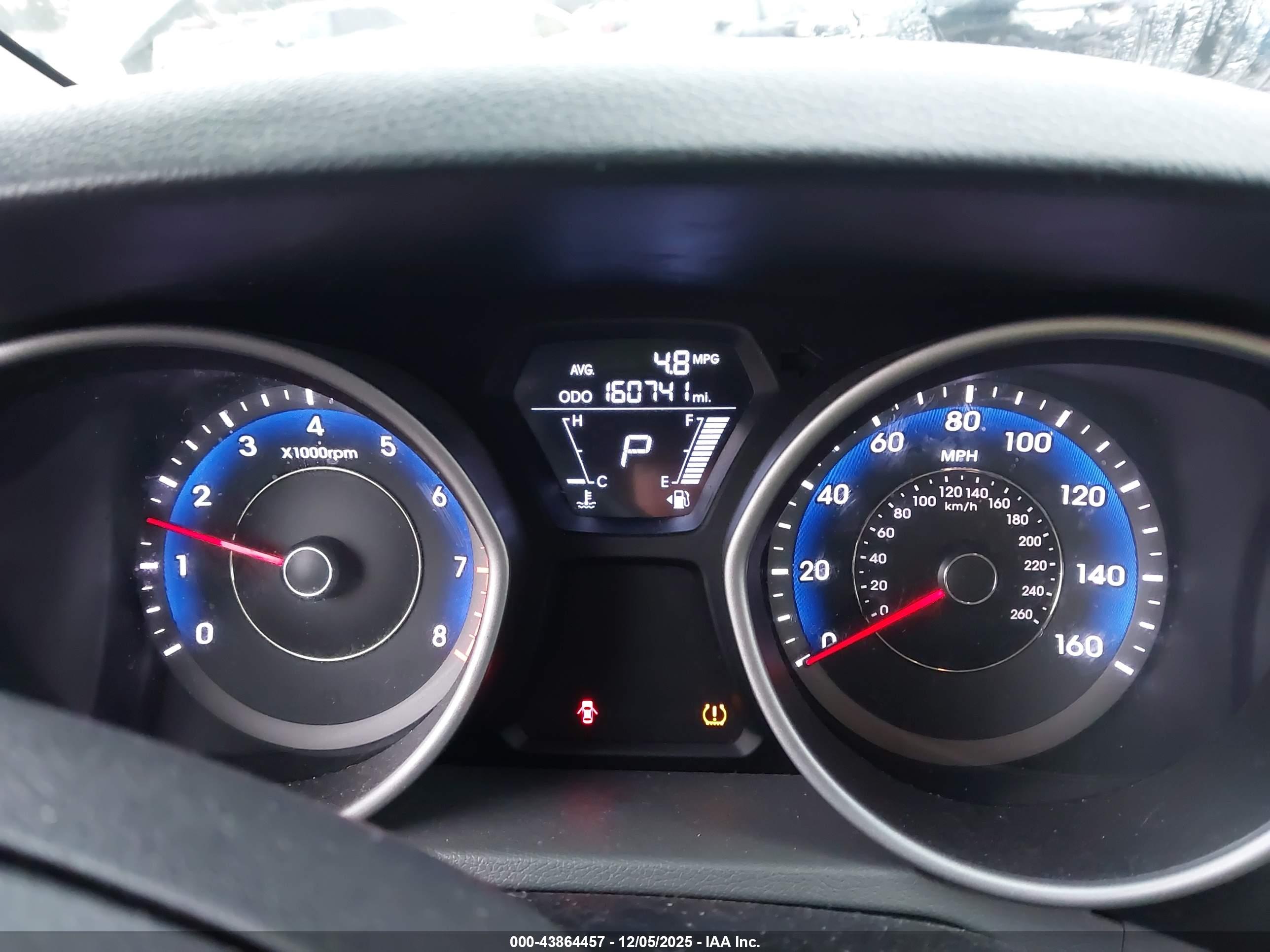 HYUNDAI ELANTRA image 7