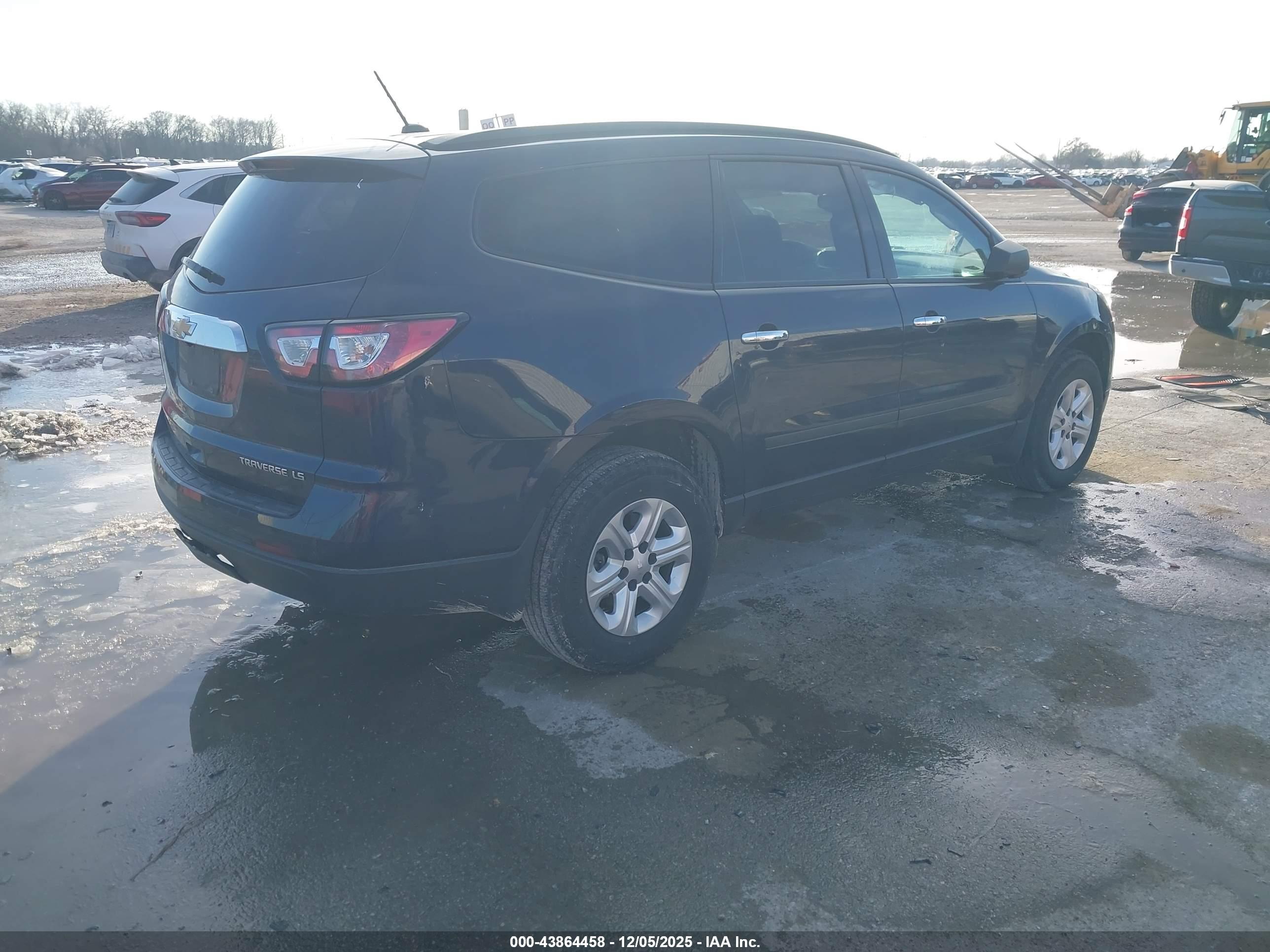 CHEVROLET TRAVERSE image 4