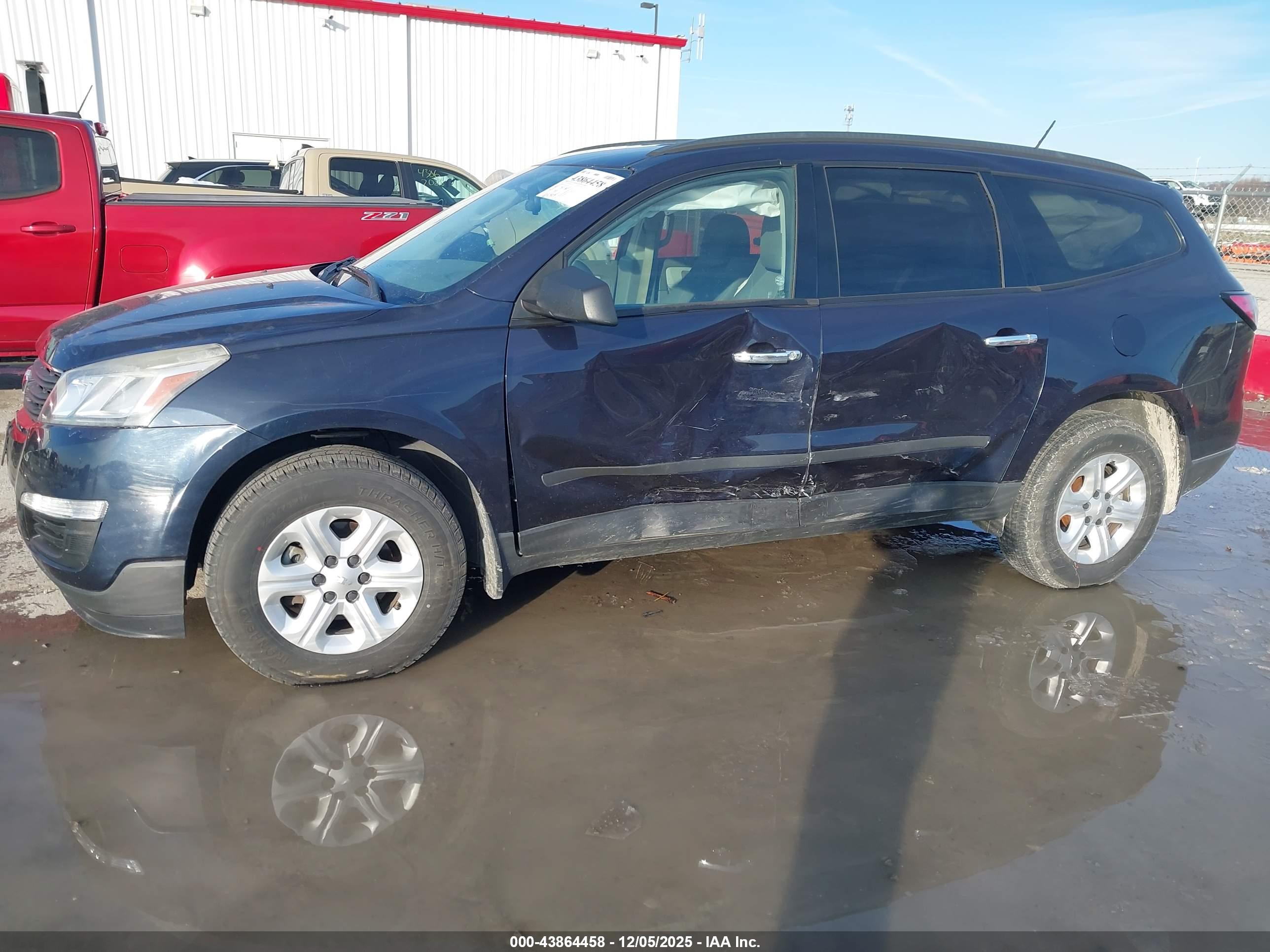 CHEVROLET TRAVERSE image 6