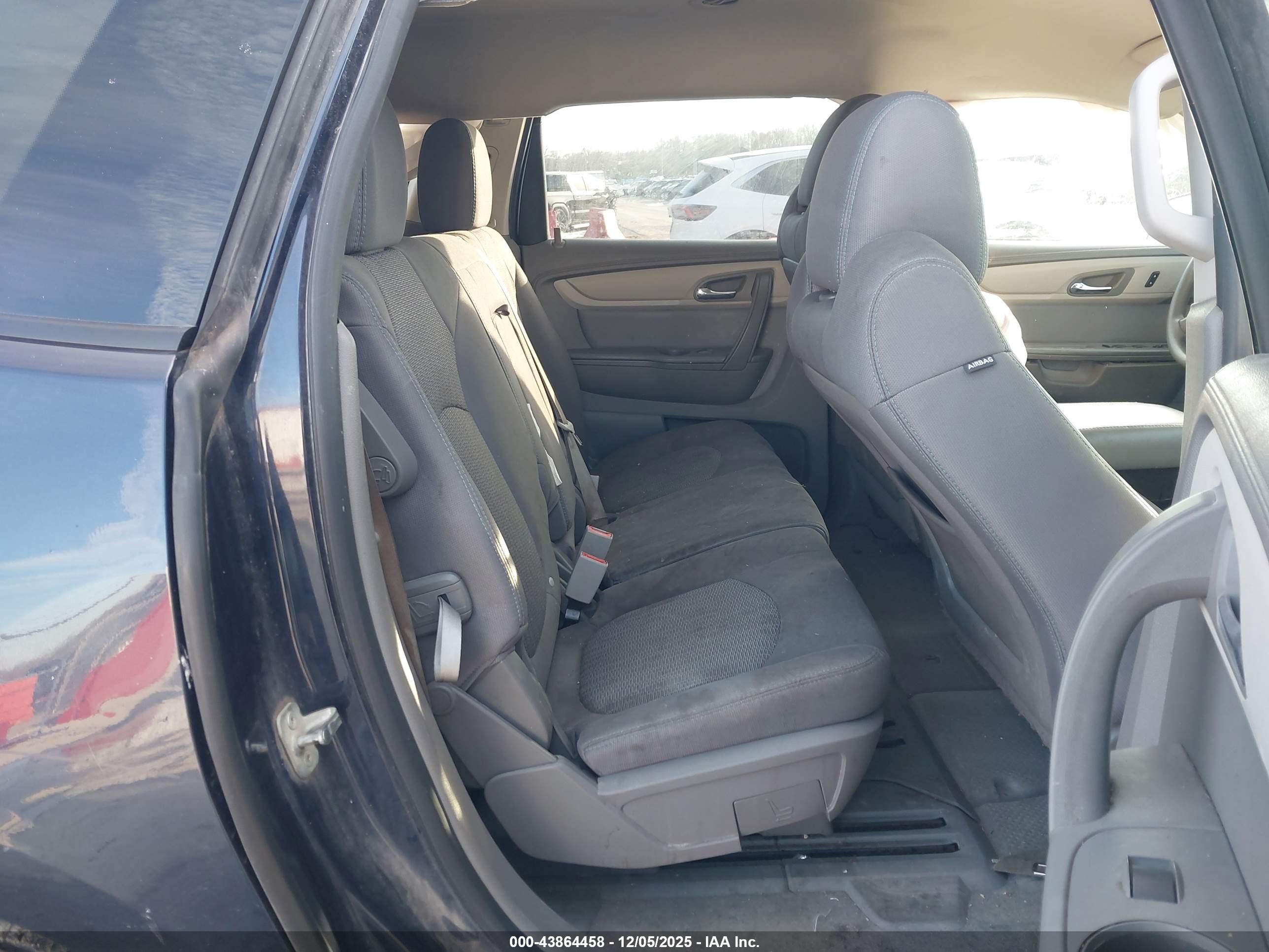 CHEVROLET TRAVERSE image 8