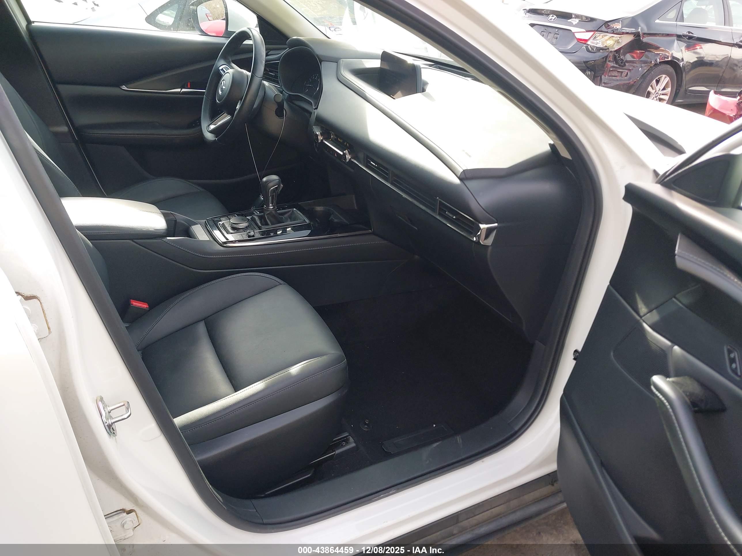 MAZDA CX-30 image 5