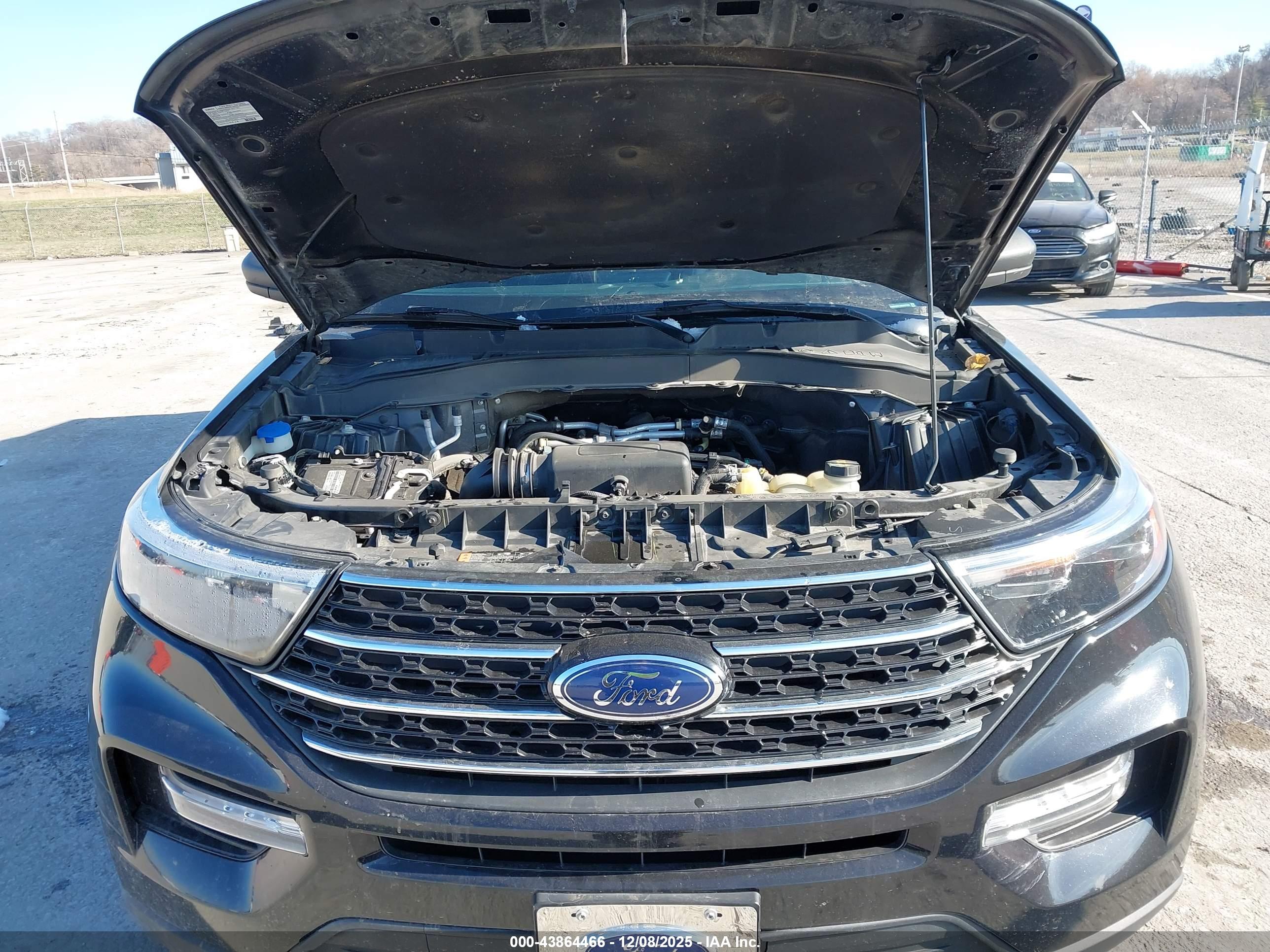 FORD EXPLORER image 10